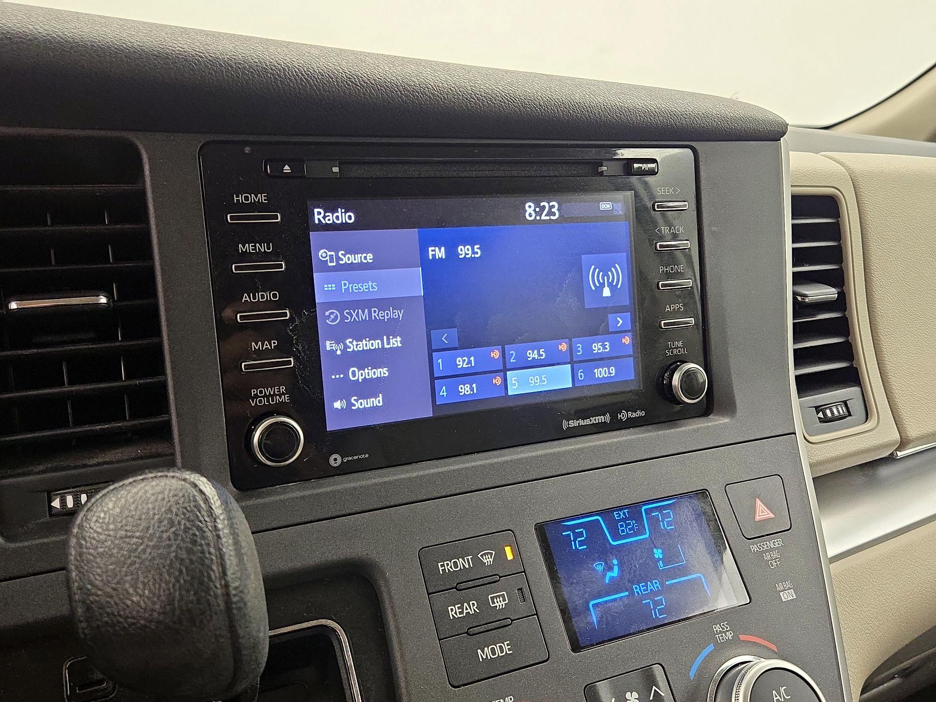Thumbnail: 2020 Toyota Sienna - 15