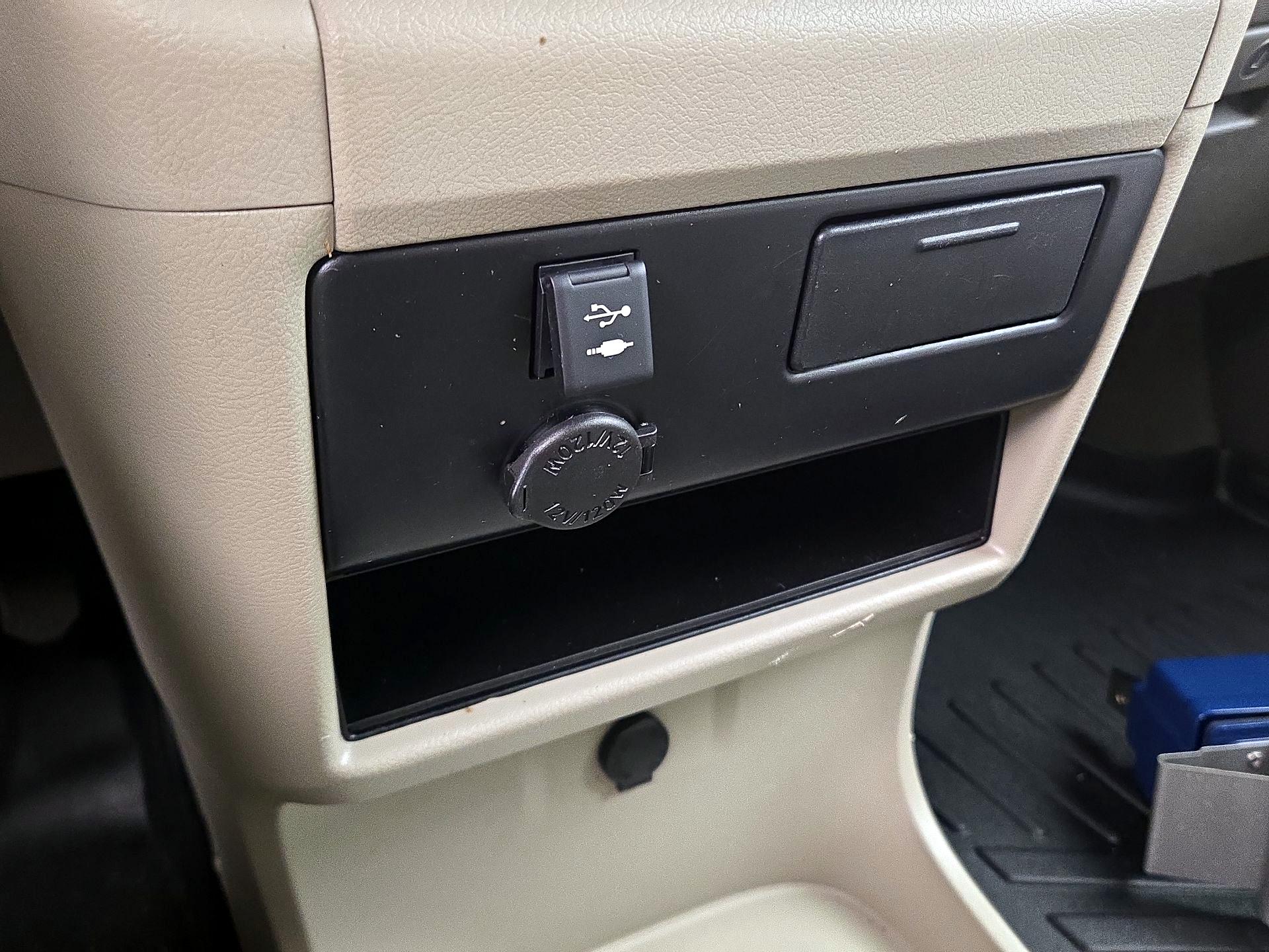 Thumbnail: 2020 Toyota Sienna - 18