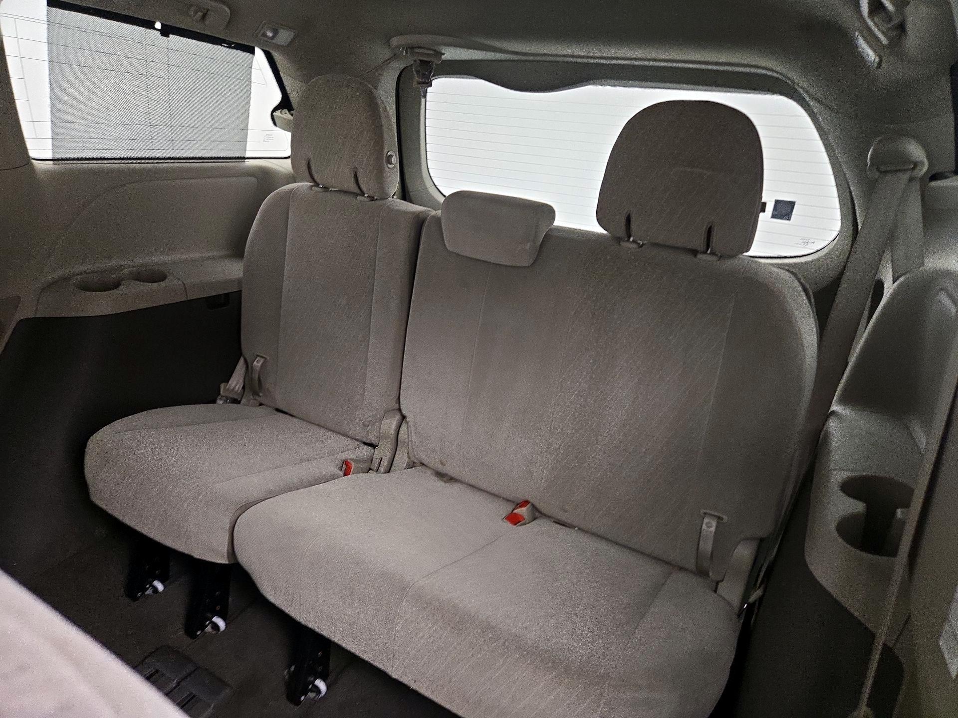 Thumbnail: 2020 Toyota Sienna - 20