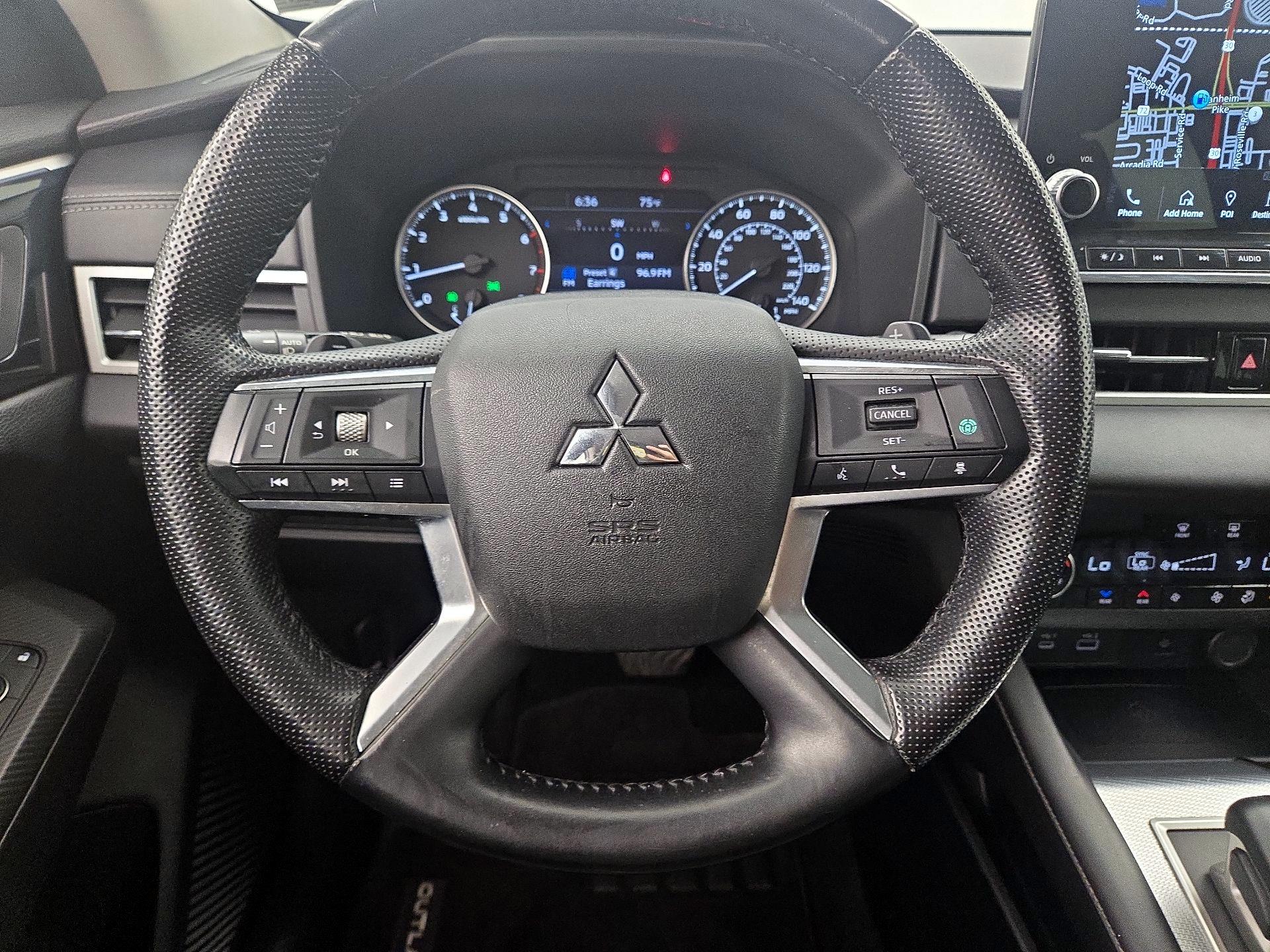 Thumbnail: 2022 Mitsubishi Outlander - 10