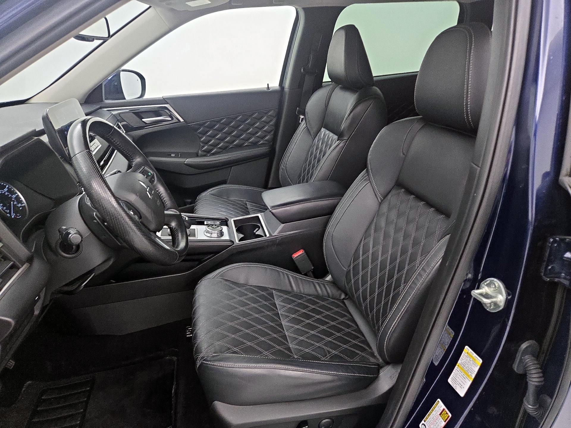 Thumbnail: 2022 Mitsubishi Outlander - 11