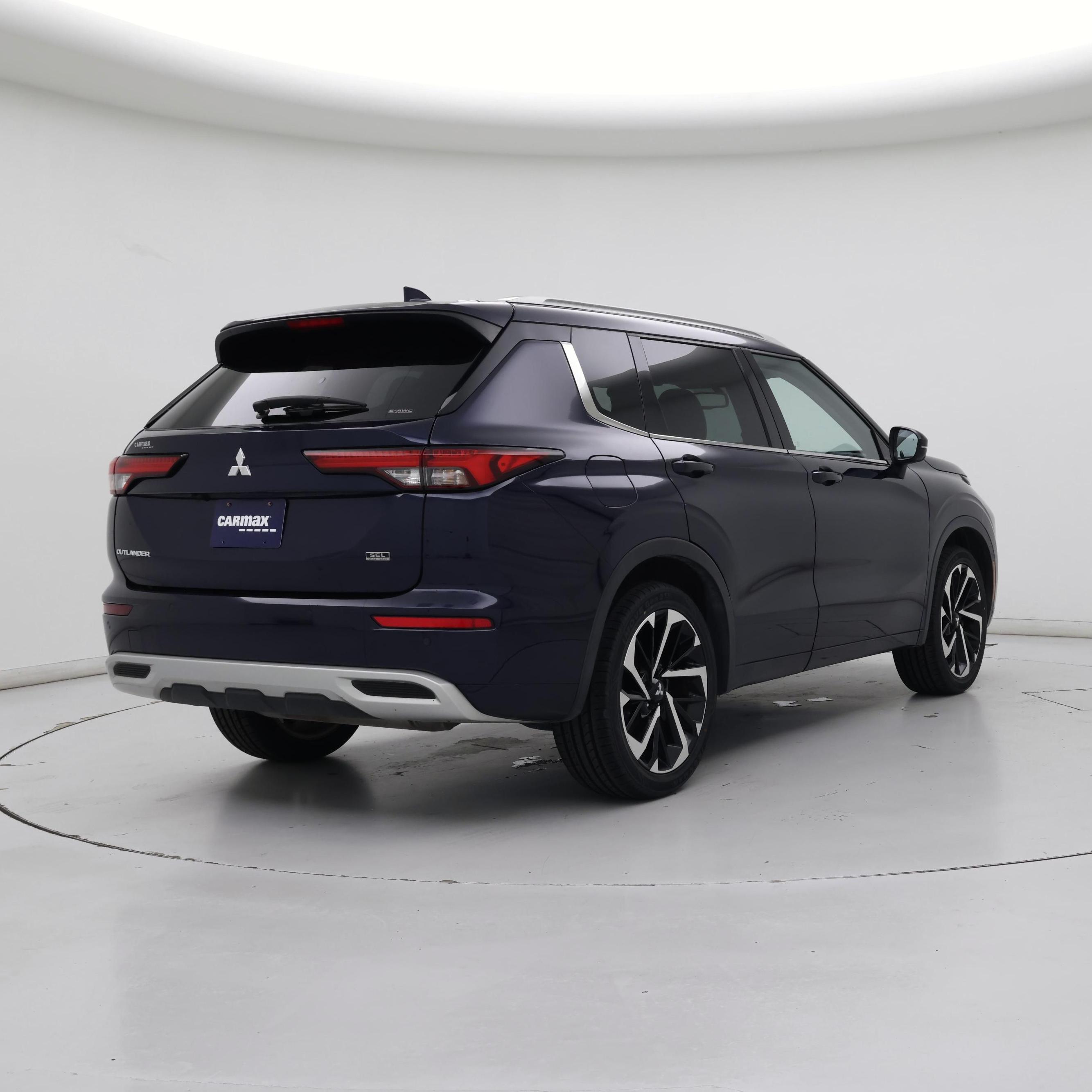 Thumbnail: 2022 Mitsubishi Outlander - 8