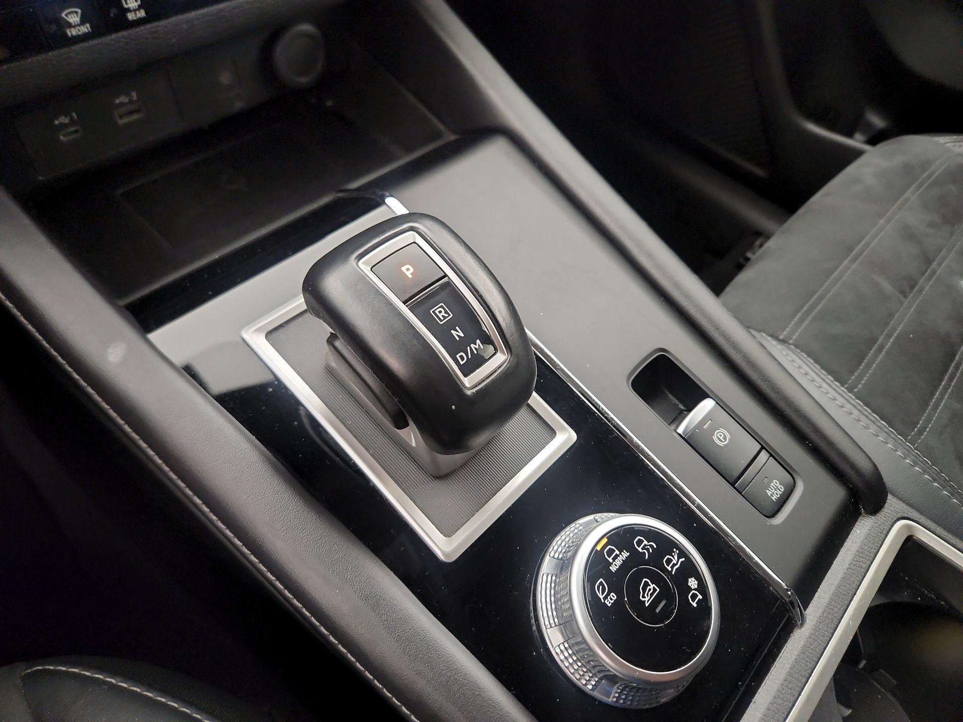 Thumbnail: 2024 Mitsubishi Outlander - 18