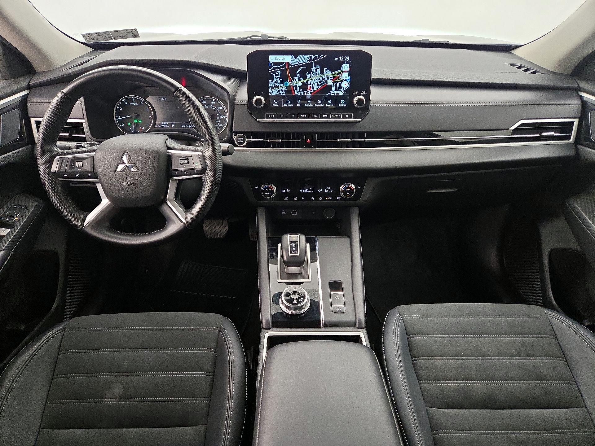 Thumbnail: 2024 Mitsubishi Outlander - 9