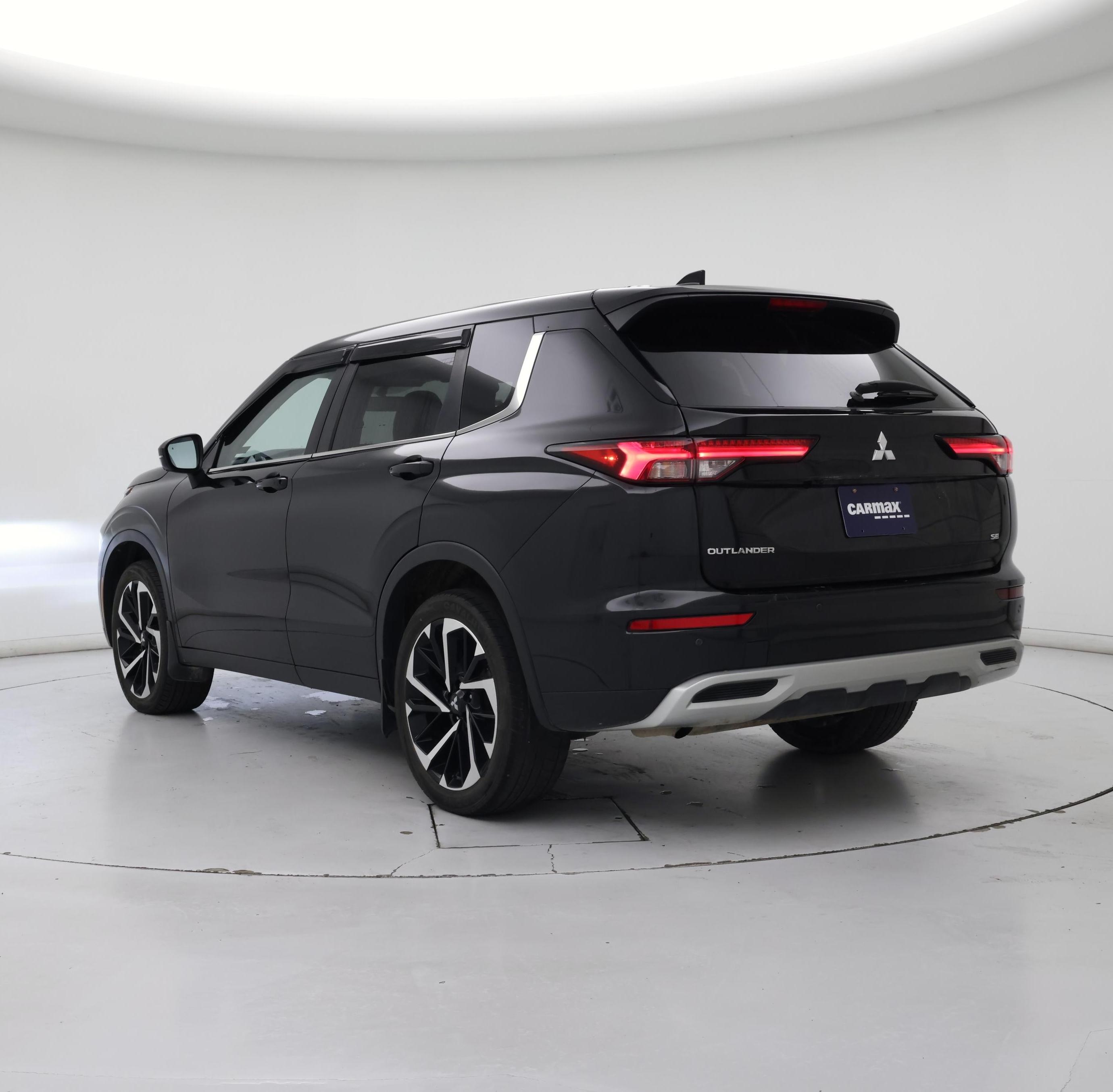 Thumbnail: 2024 Mitsubishi Outlander - 2