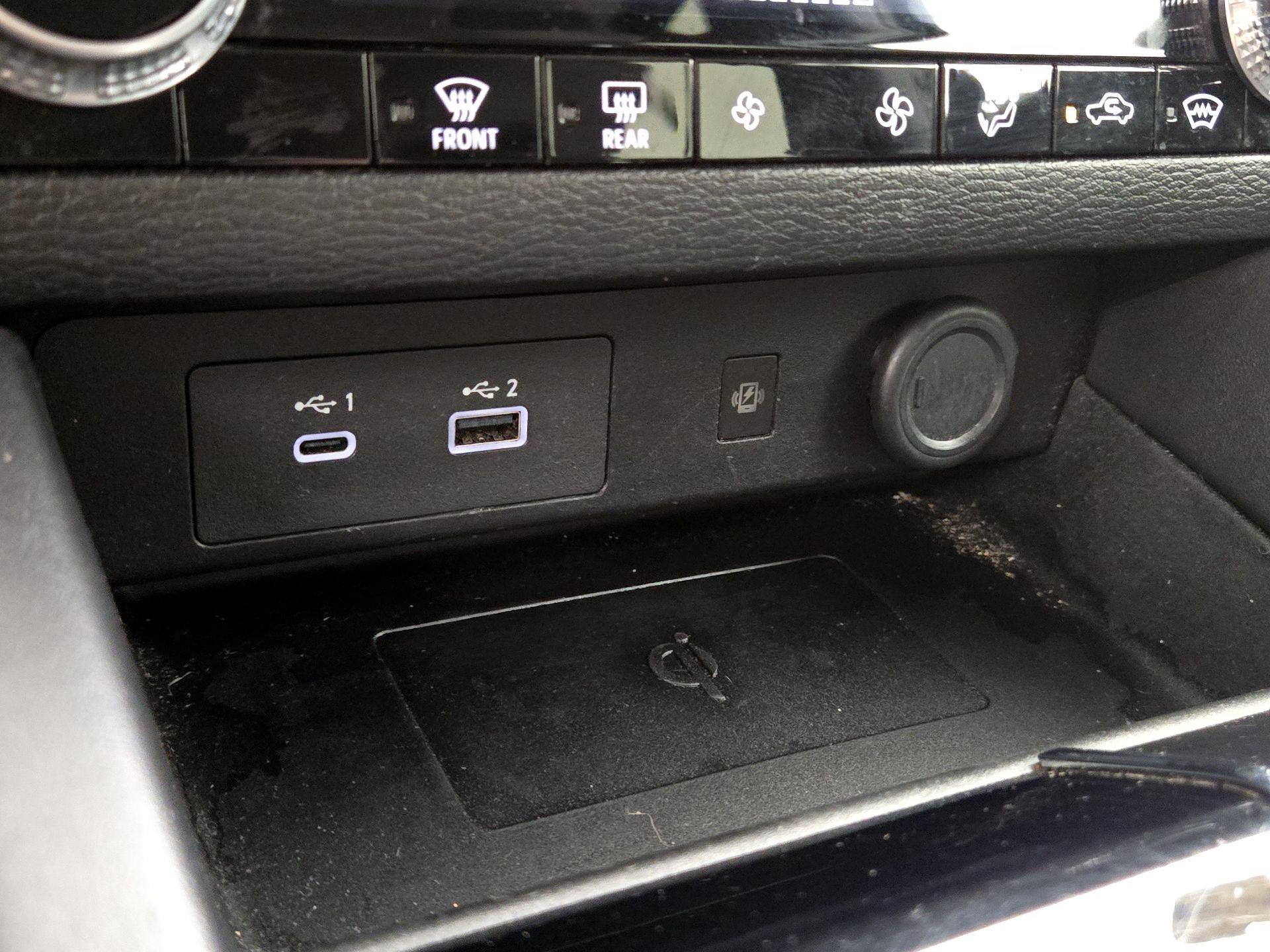 Thumbnail: 2024 Mitsubishi Outlander - 19
