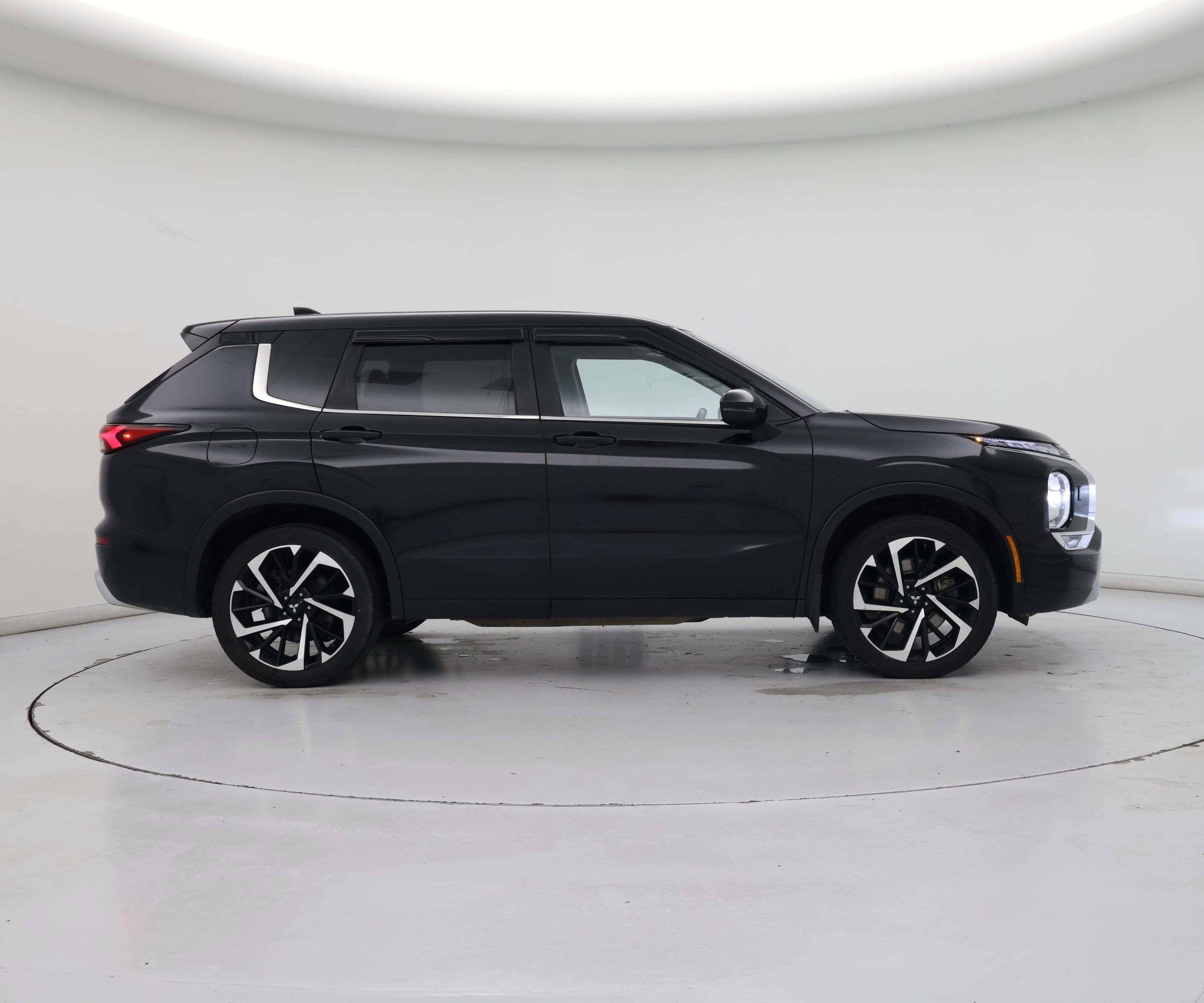 Thumbnail: 2024 Mitsubishi Outlander - 7