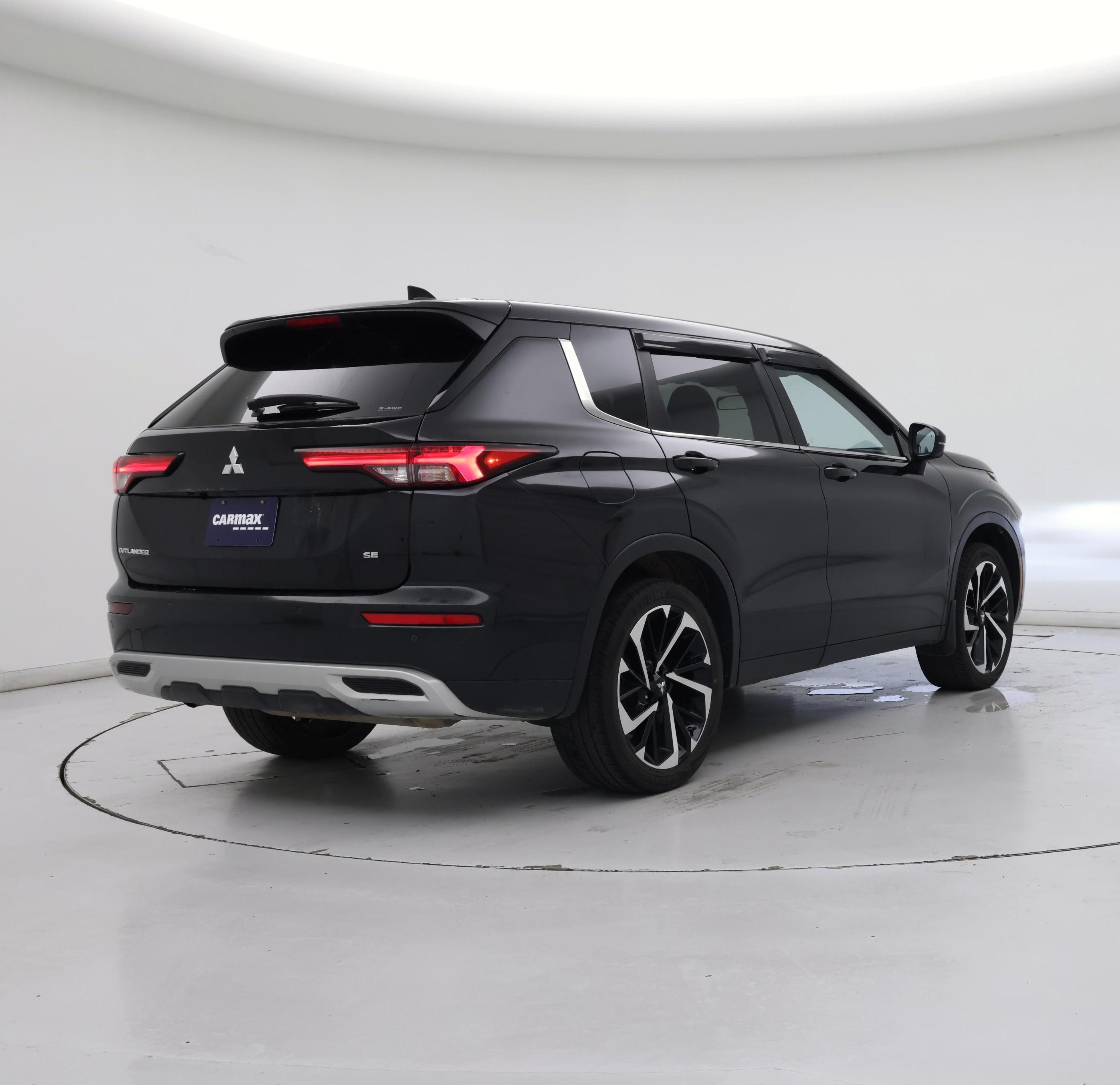 Thumbnail: 2024 Mitsubishi Outlander - 8