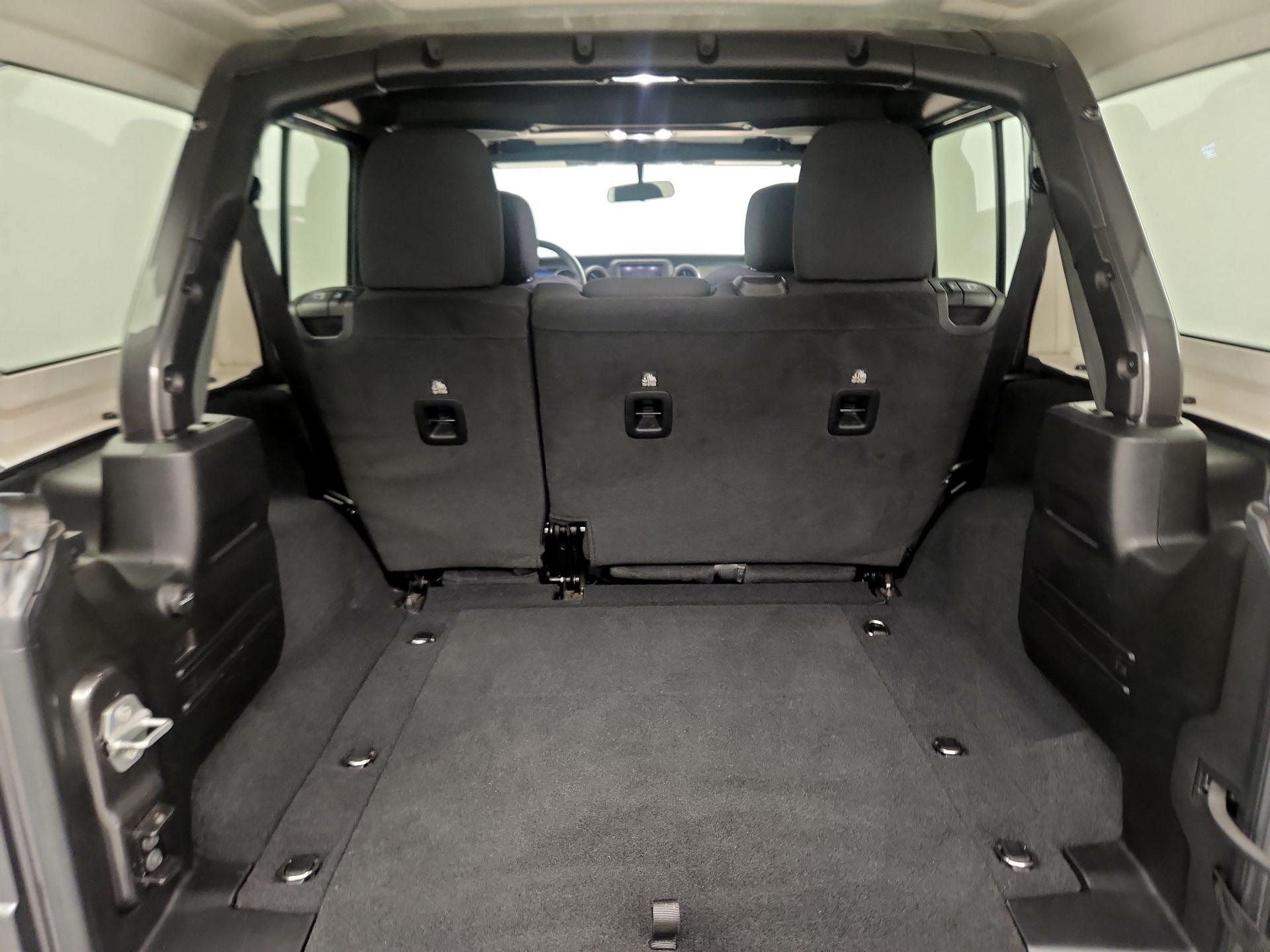 Thumbnail: 2022 Jeep Wrangler - 20