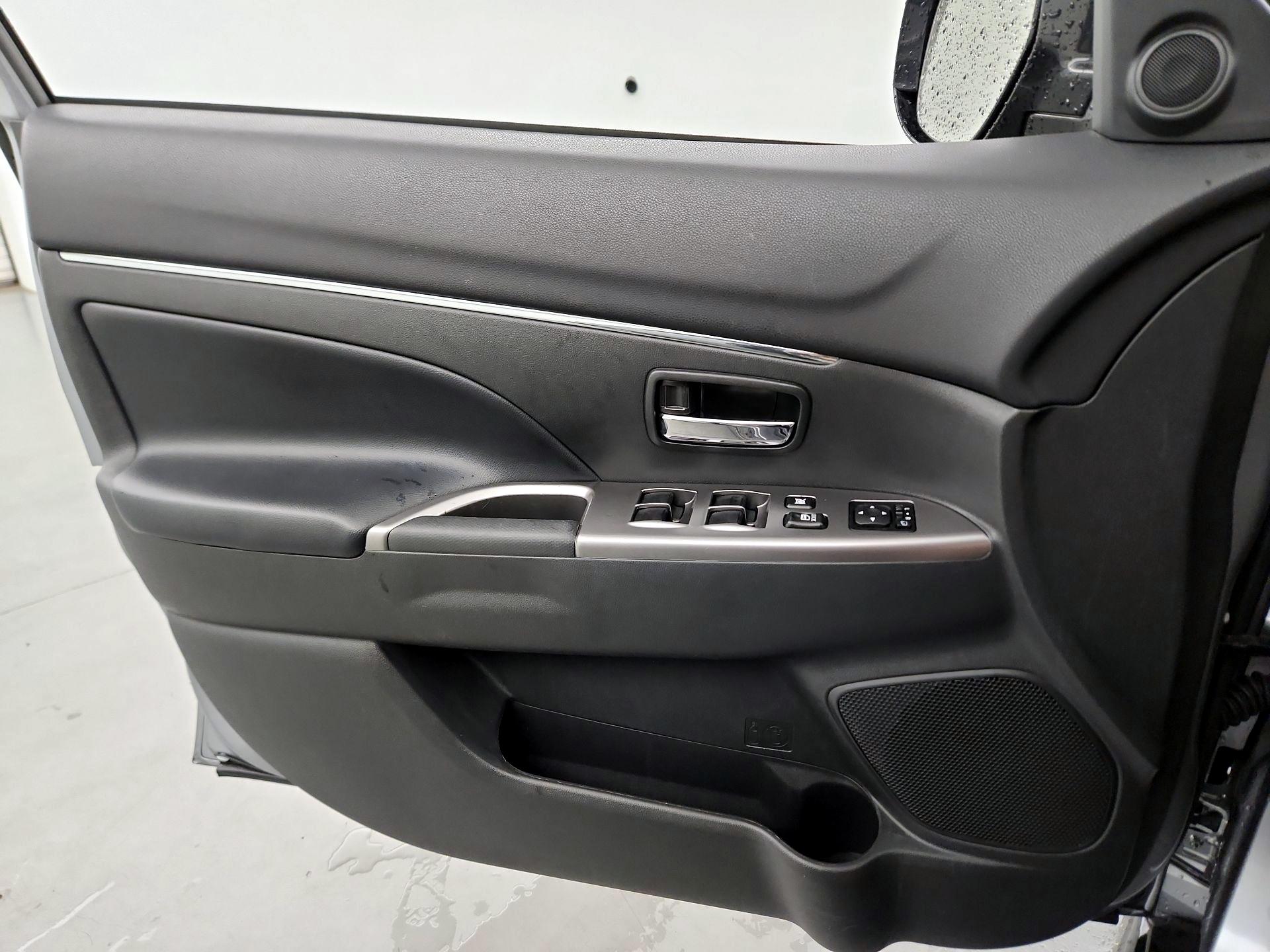 Thumbnail: 2024 Mitsubishi Outlander Sport - 12