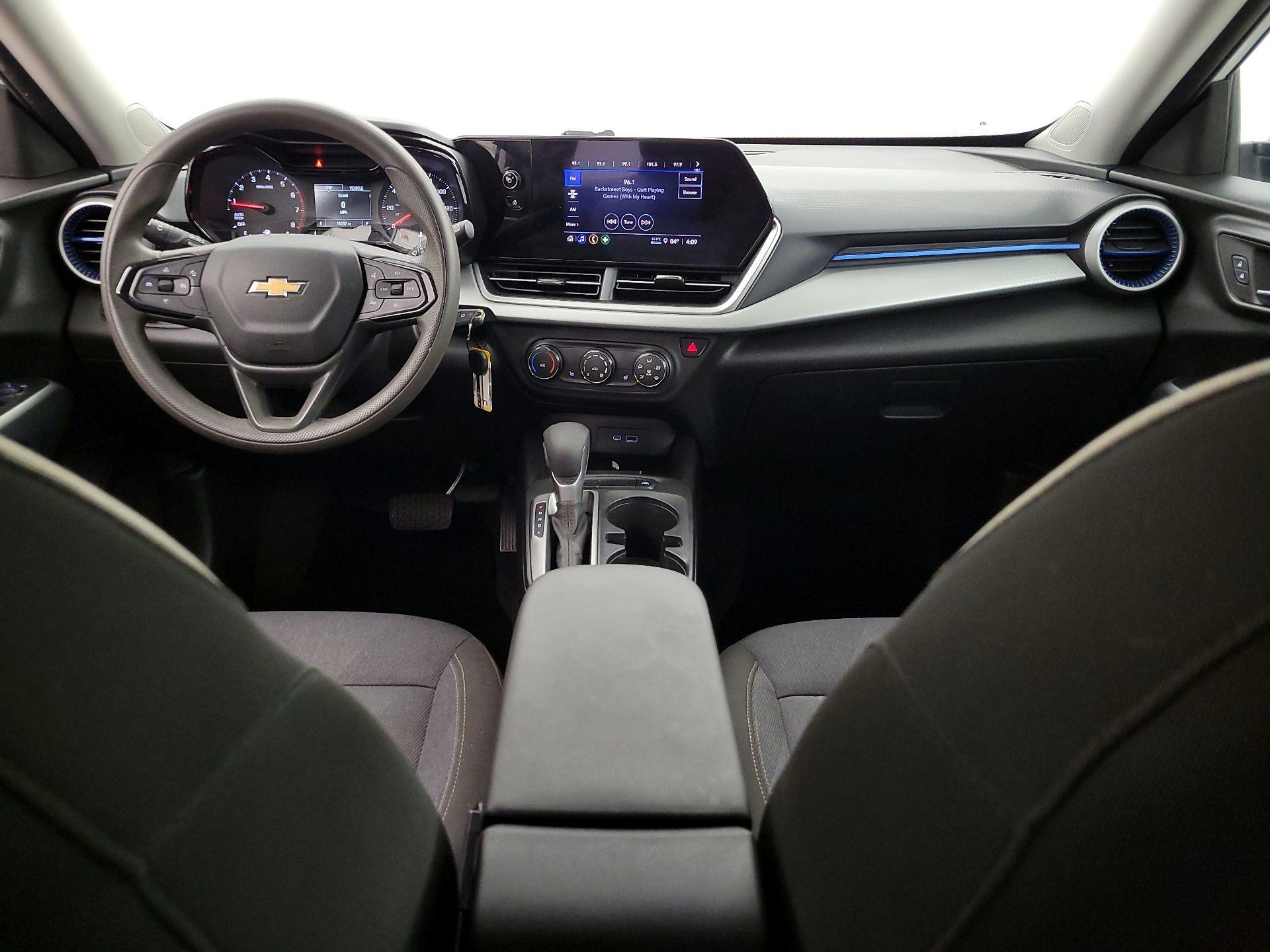 Thumbnail: 2025 Chevrolet Trax - 9