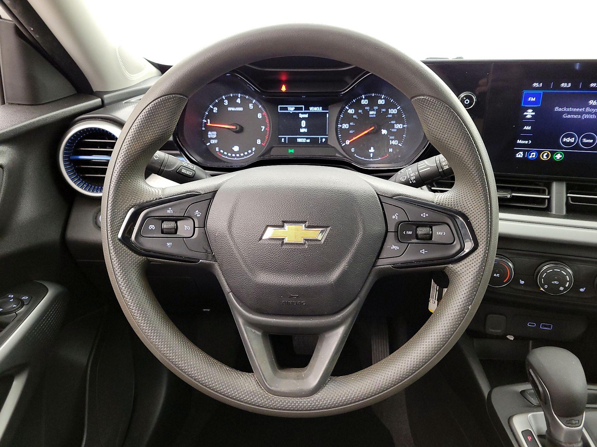 Thumbnail: 2025 Chevrolet Trax - 10