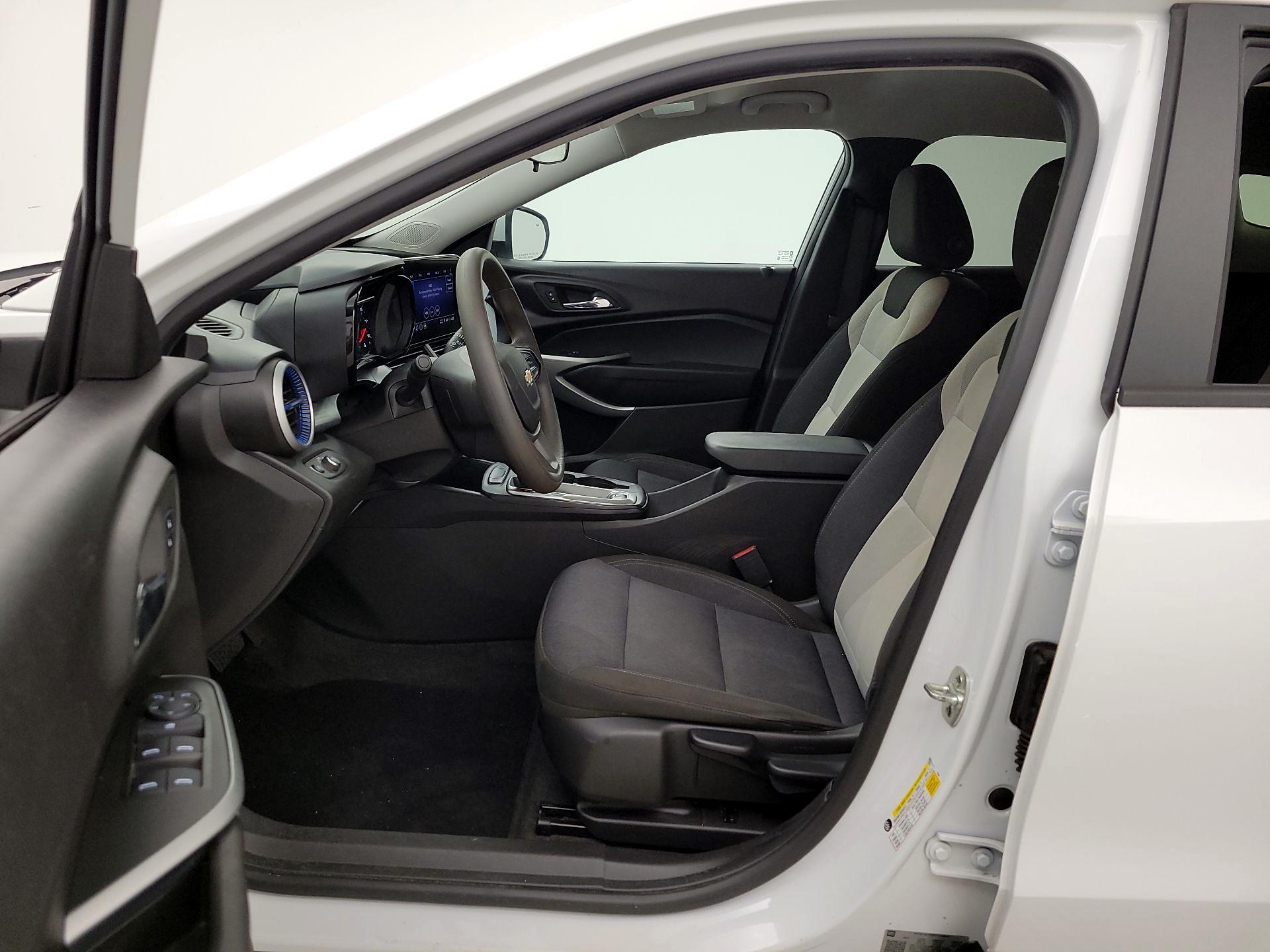 Thumbnail: 2025 Chevrolet Trax - 11