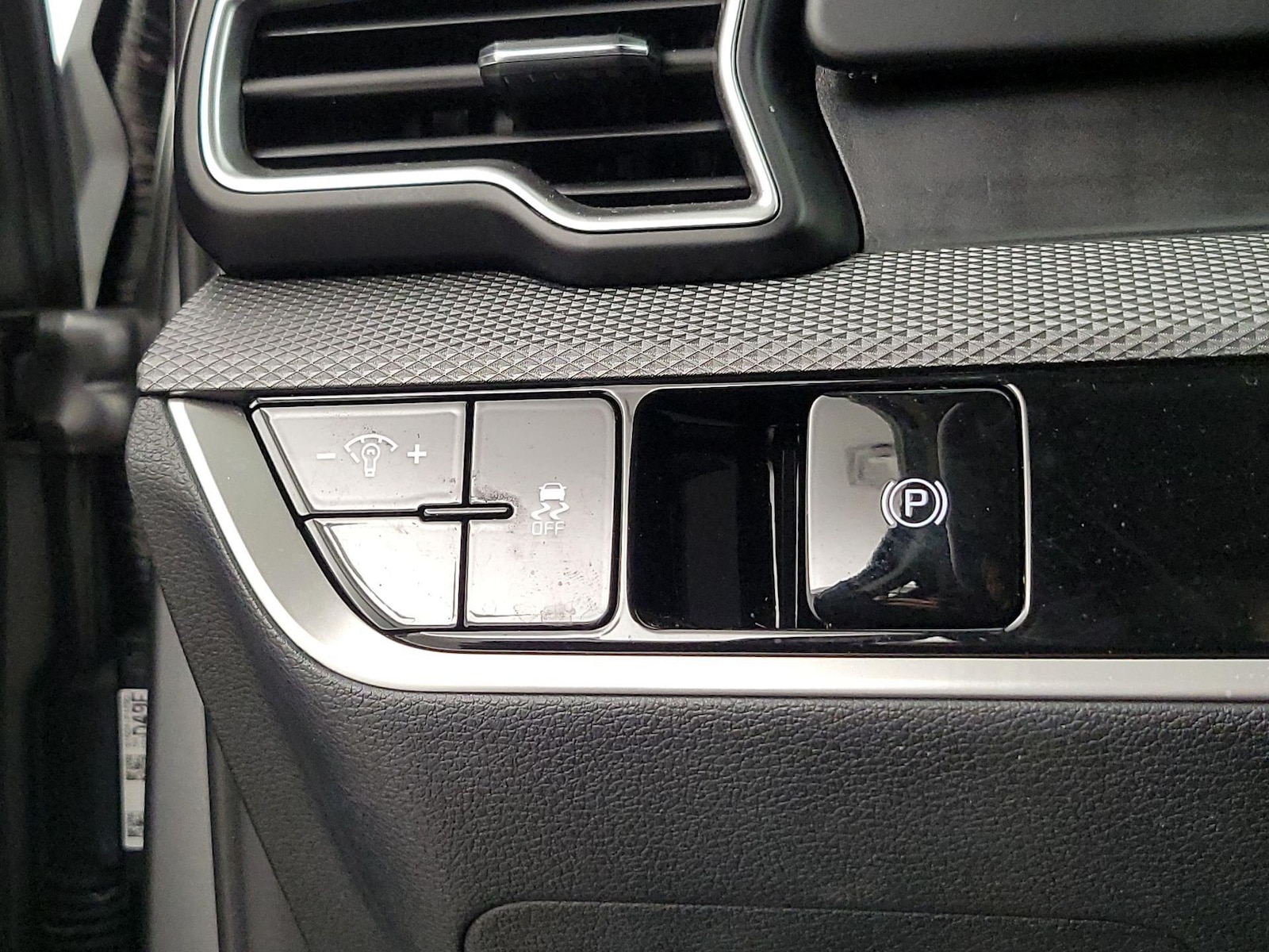 2025 Kia Sportage LX - Photo 14
