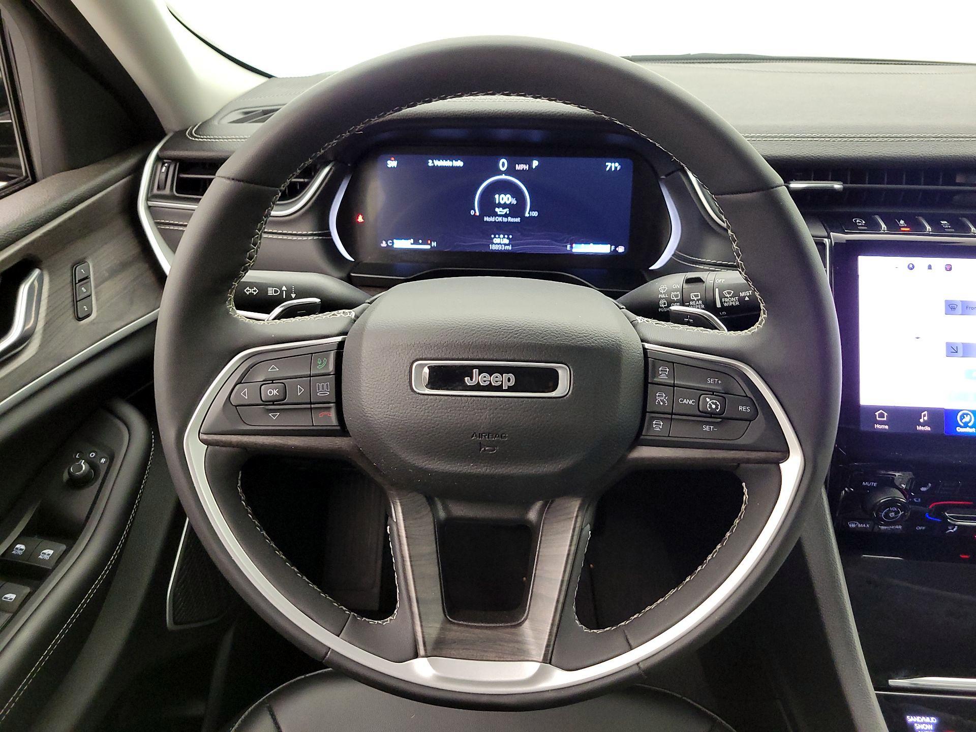 Thumbnail: 2024 Jeep Grand Cherokee - 10