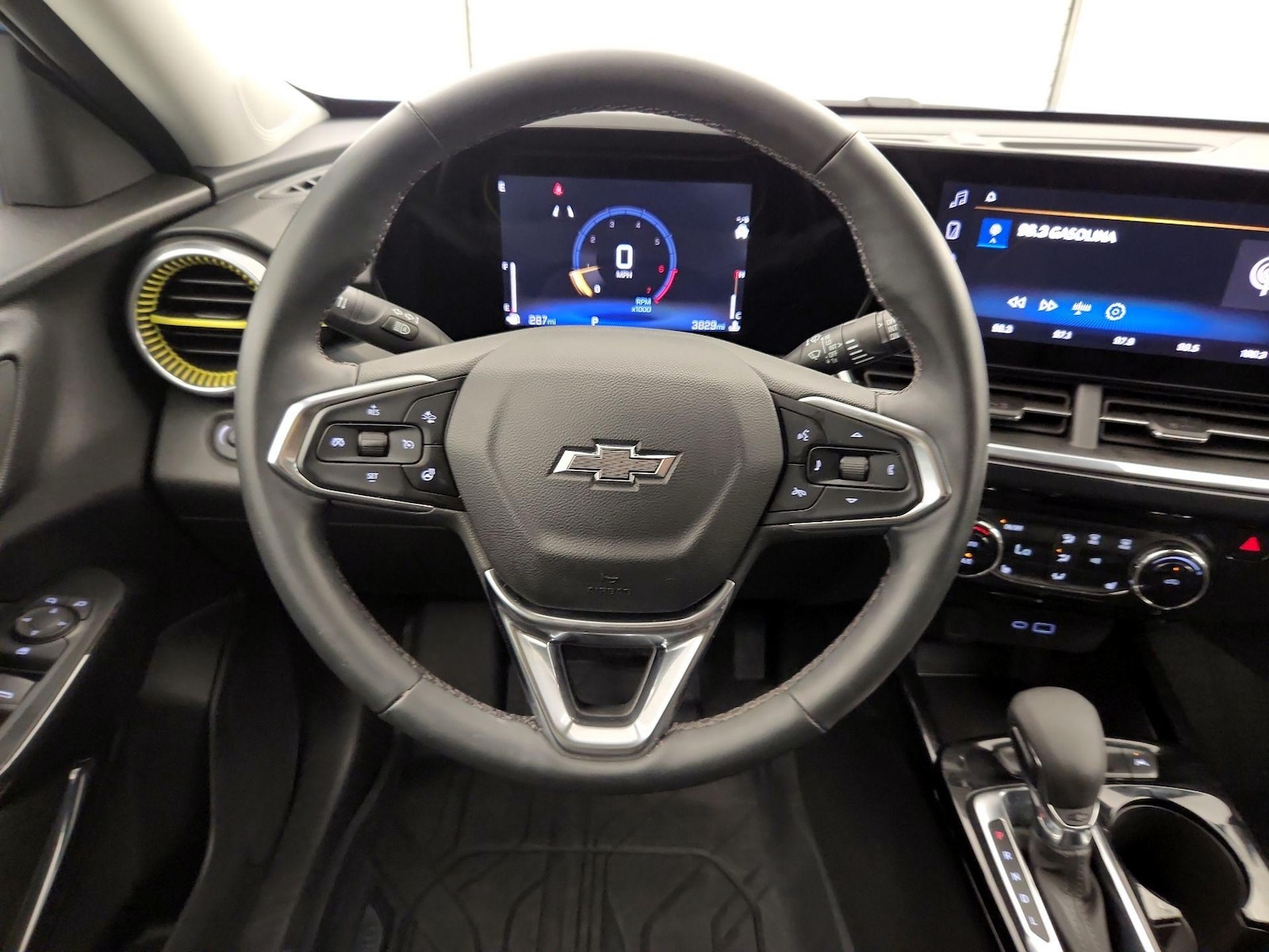2025 Chevrolet Trax Activ - Photo 11