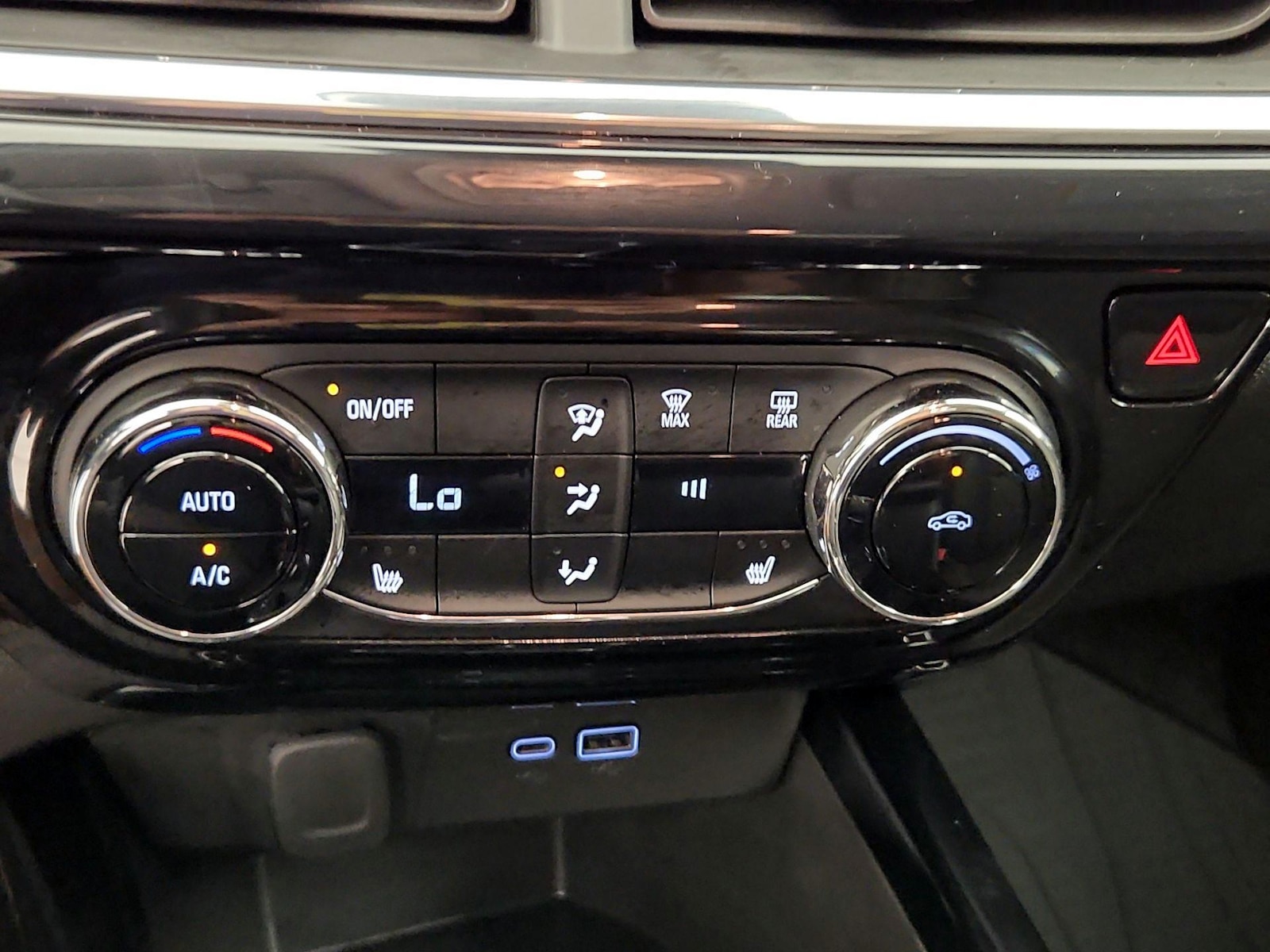 2025 Chevrolet Trax Activ - Photo 17