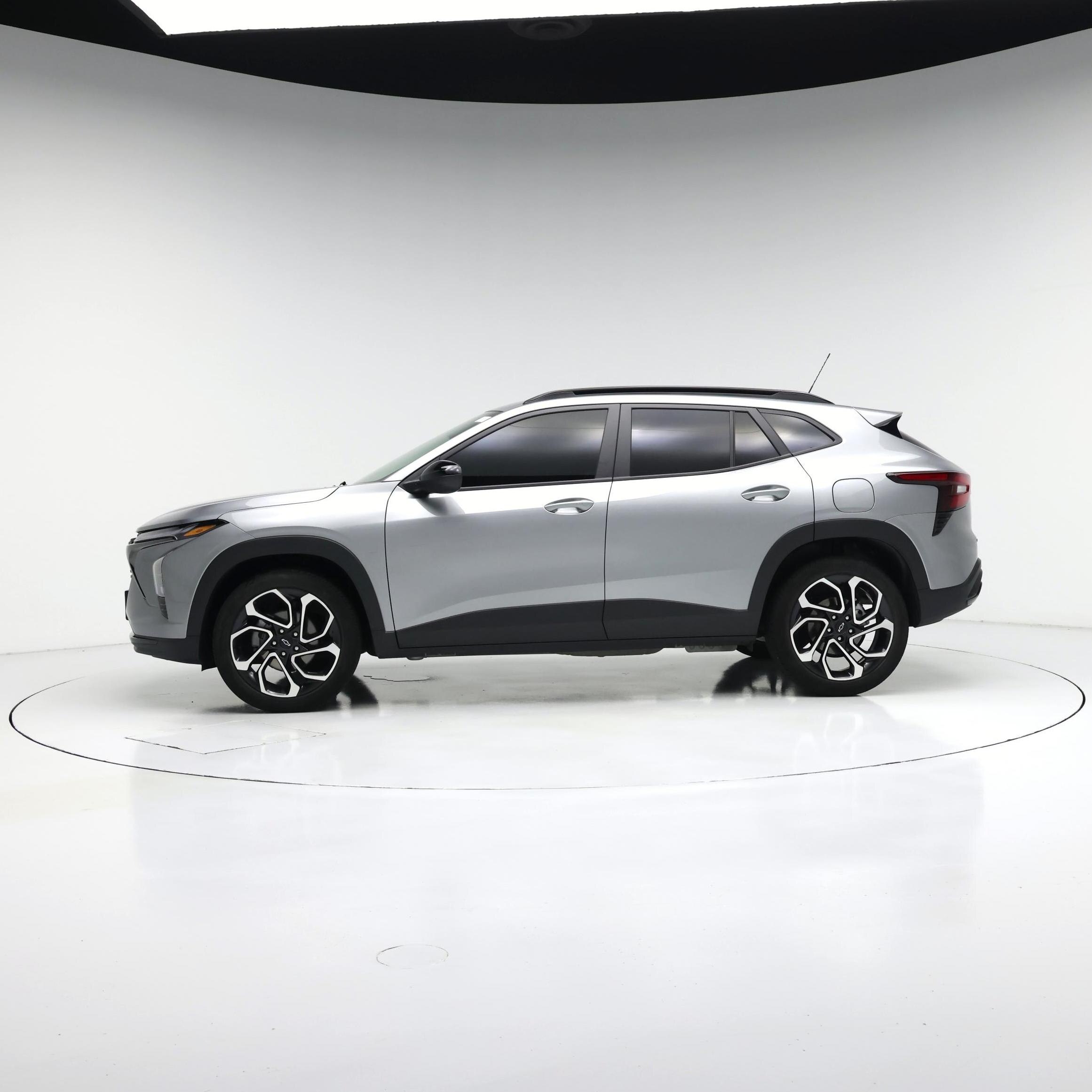 Thumbnail: 2025 Chevrolet Trax - 3