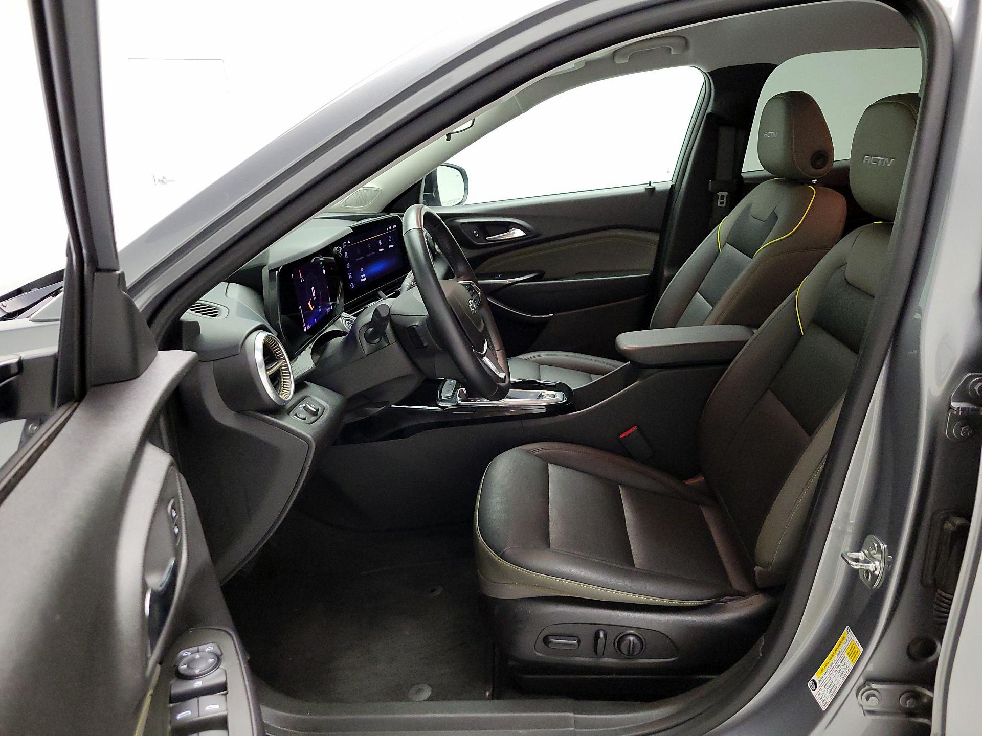 Thumbnail: 2025 Chevrolet Trax - 11
