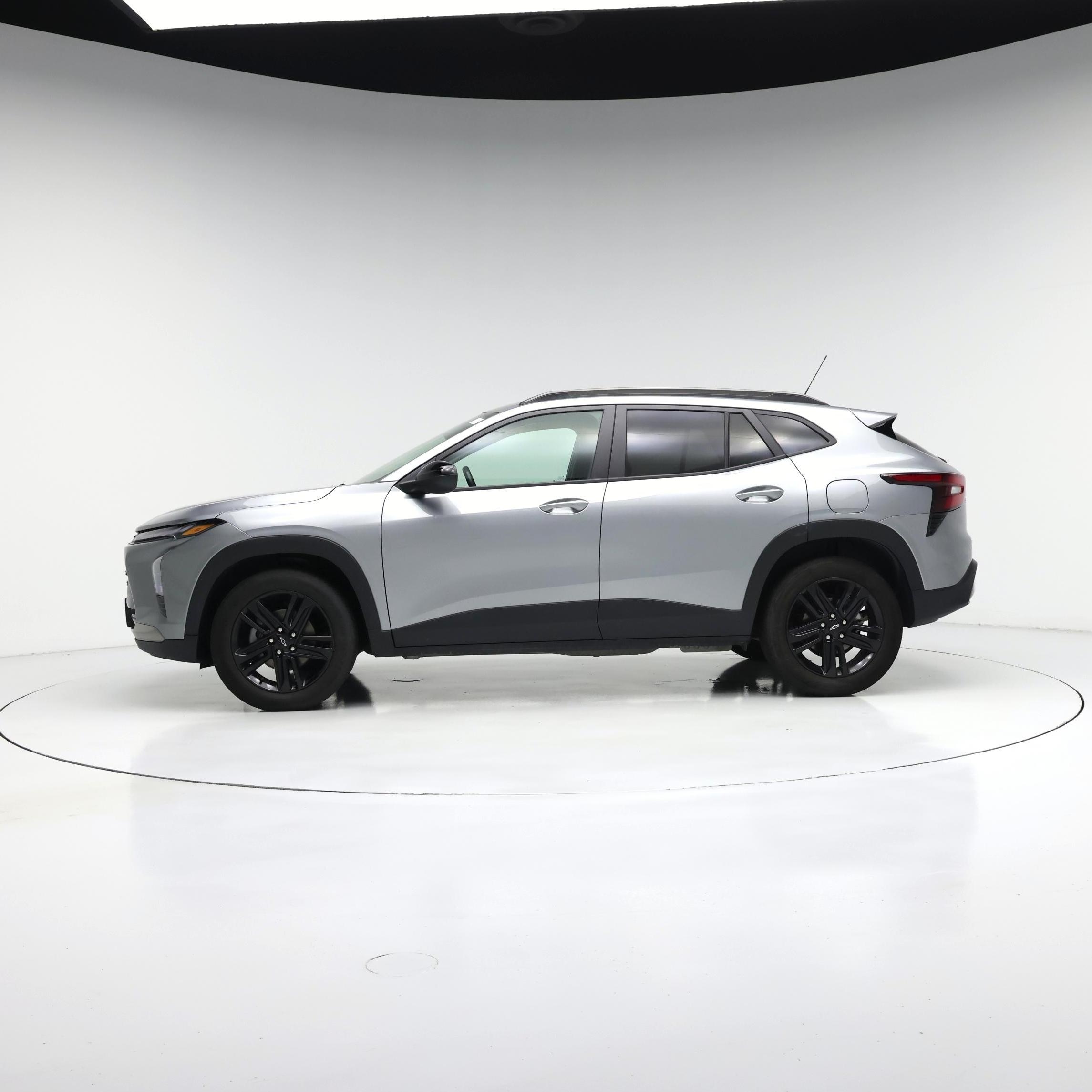 Thumbnail: 2025 Chevrolet Trax - 3