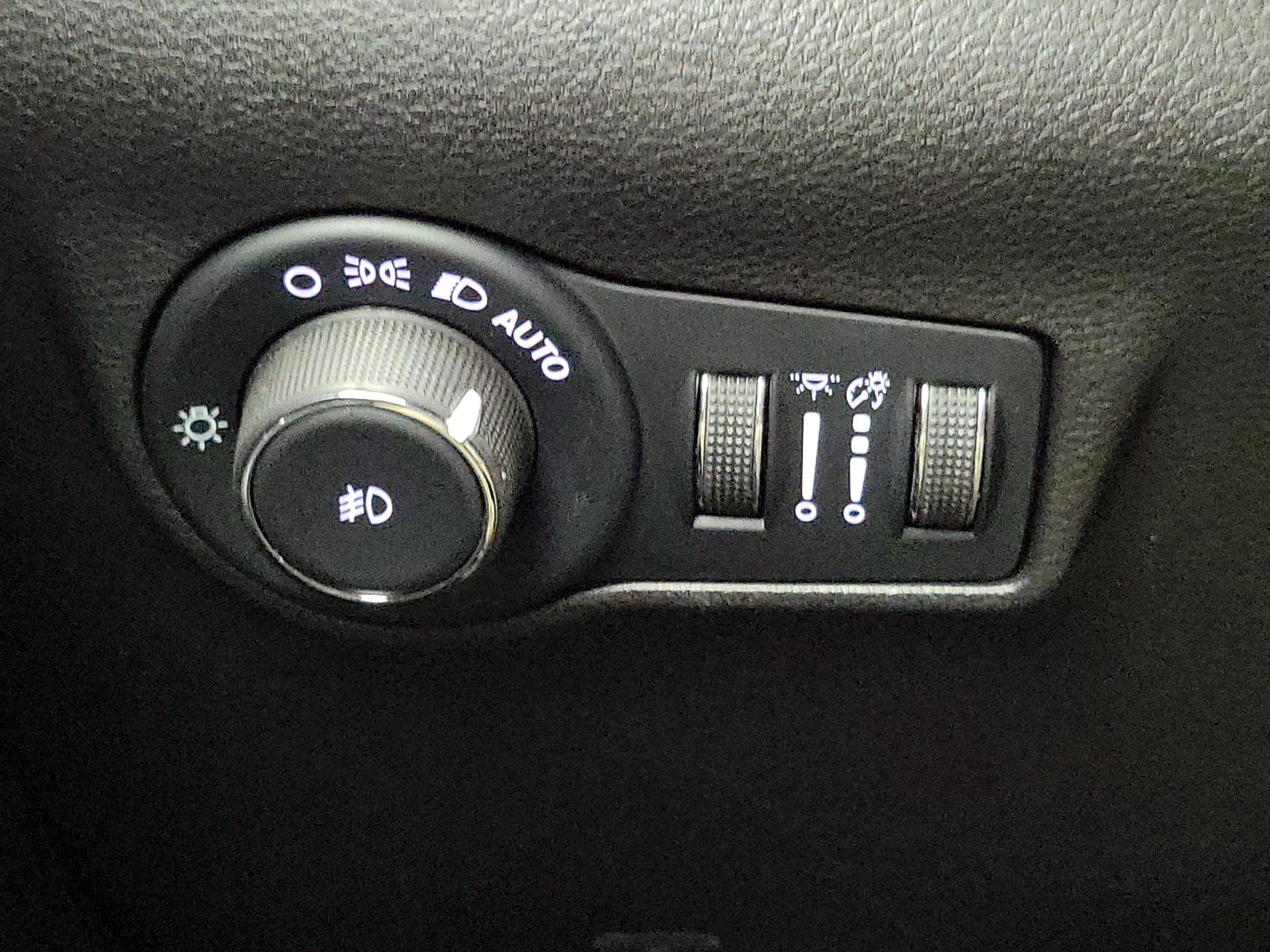 Thumbnail: 2022 Jeep Compass - 13