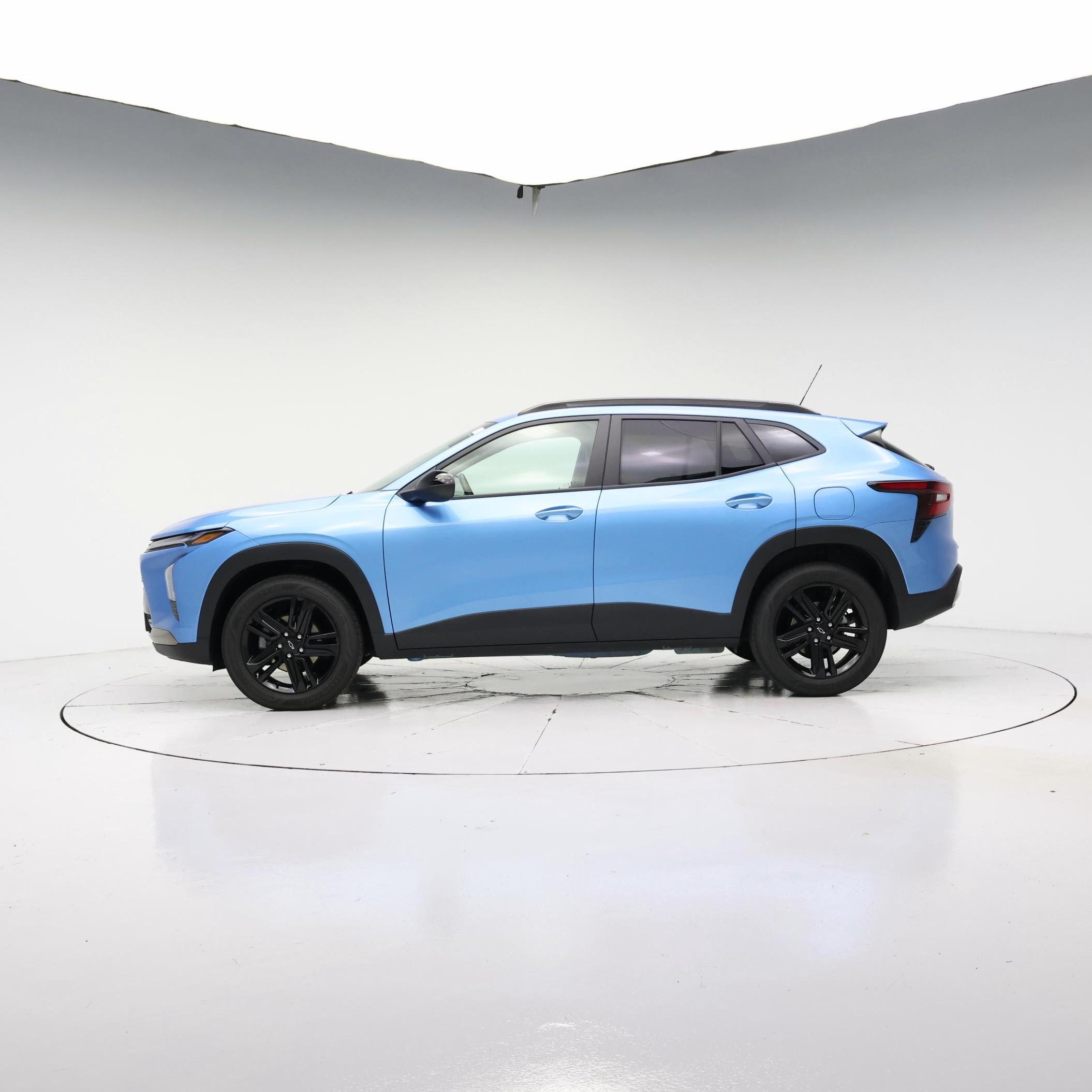 Thumbnail: 2025 Chevrolet Trax - 3