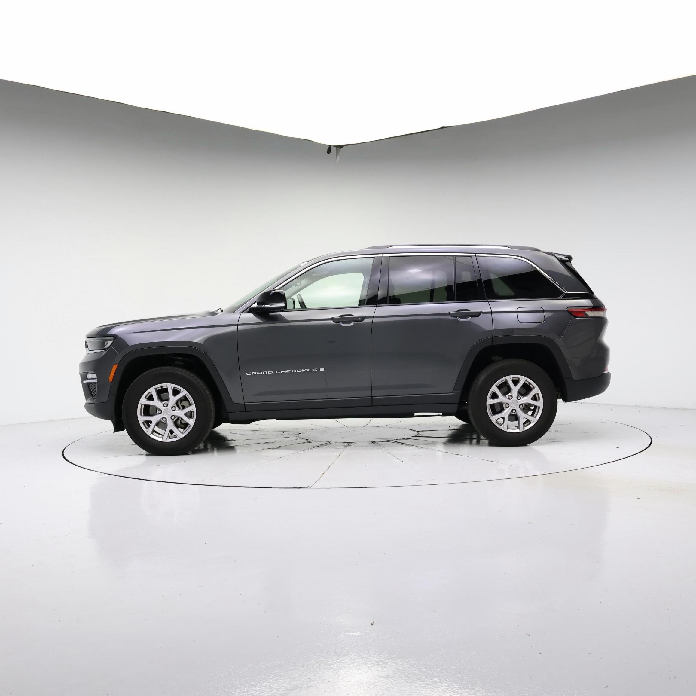 Thumbnail: 2022 Jeep Grand Cherokee - 3