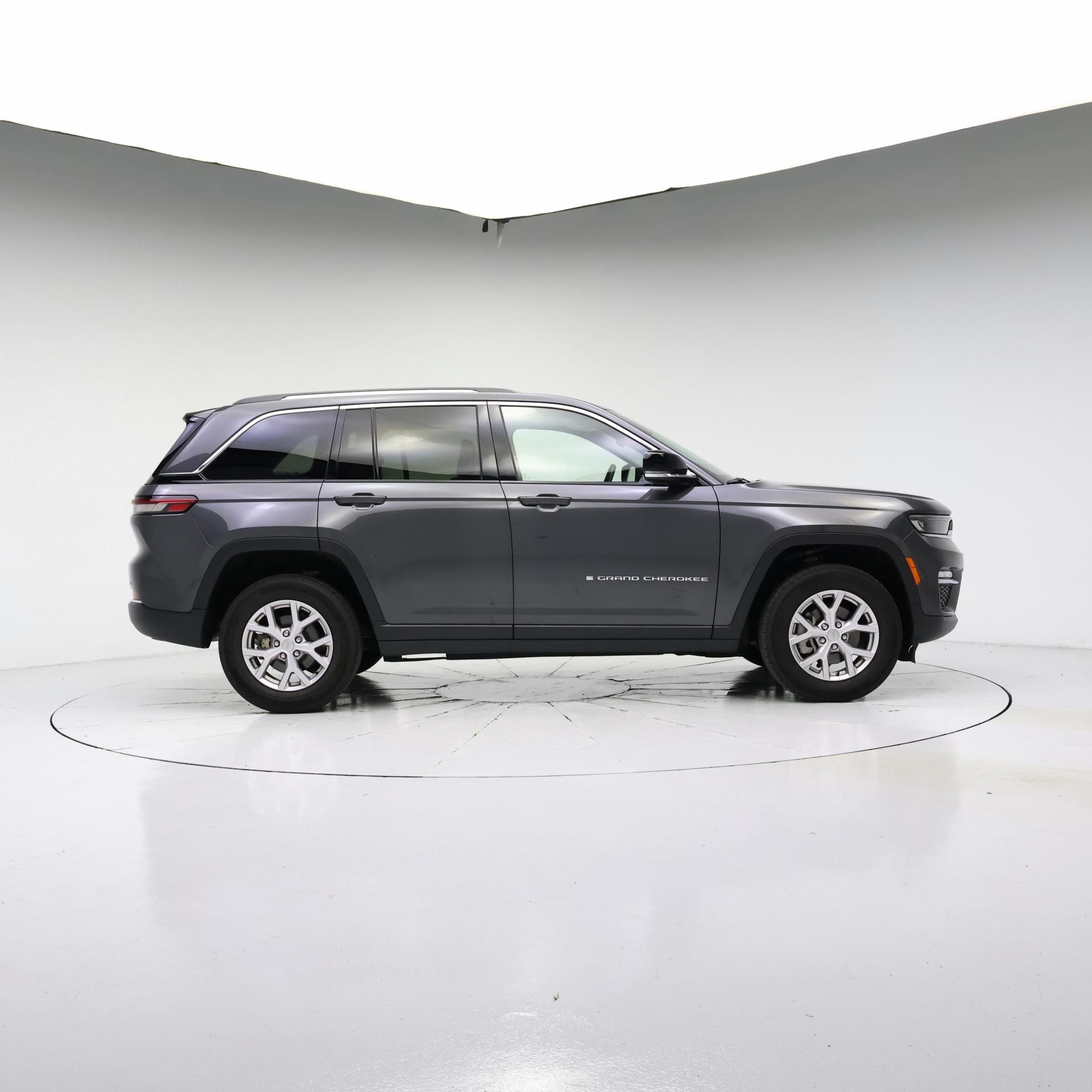 Thumbnail: 2022 Jeep Grand Cherokee - 7