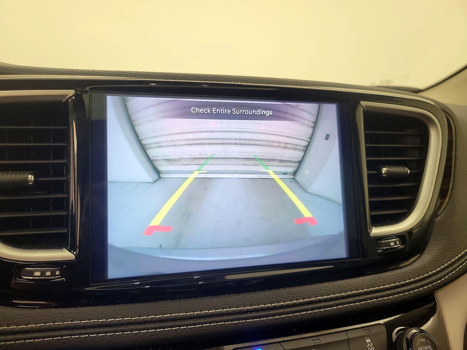 2023 Chrysler Pacifica Hybrid Limited - Photo 16