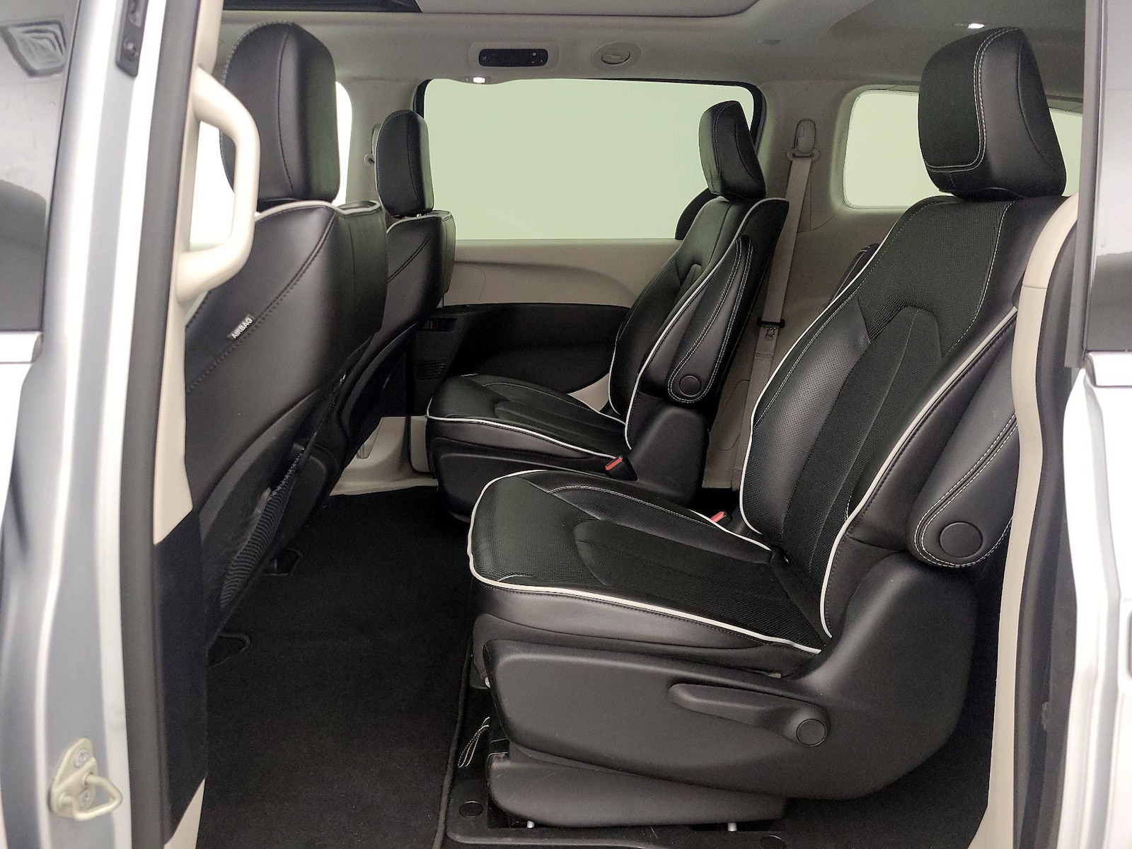 2023 Chrysler Pacifica Hybrid Limited - Photo 22