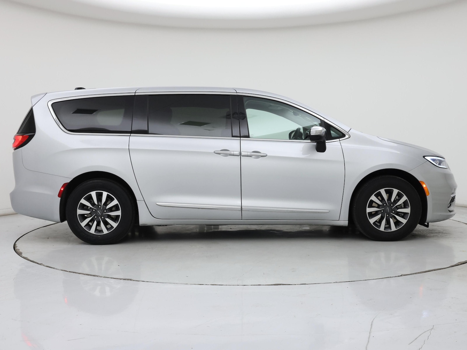 2023 Chrysler Pacifica Hybrid Limited - Photo 8