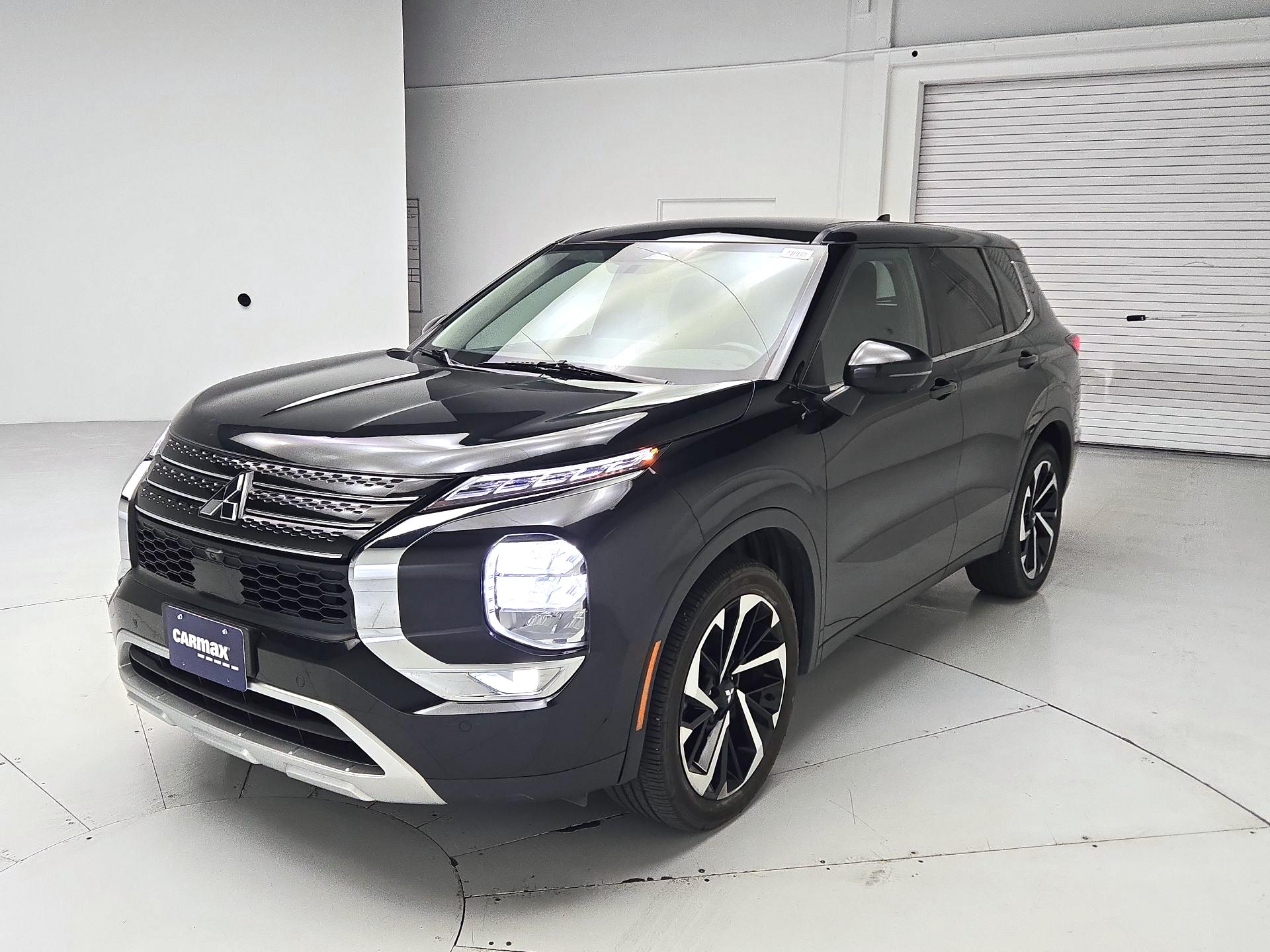 Thumbnail: 2024 Mitsubishi Outlander - 3