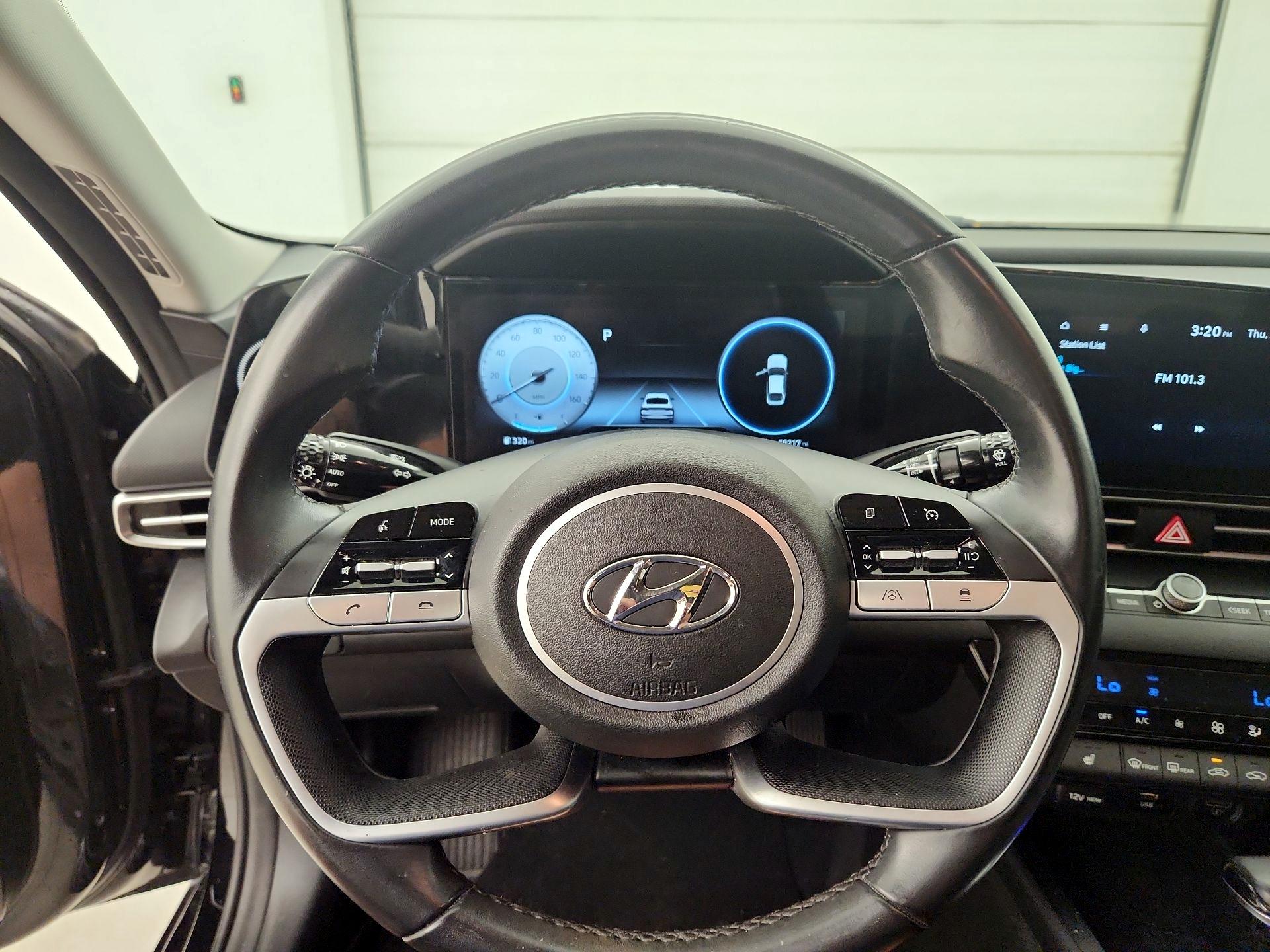 Thumbnail: 2023 Hyundai Elantra - 10