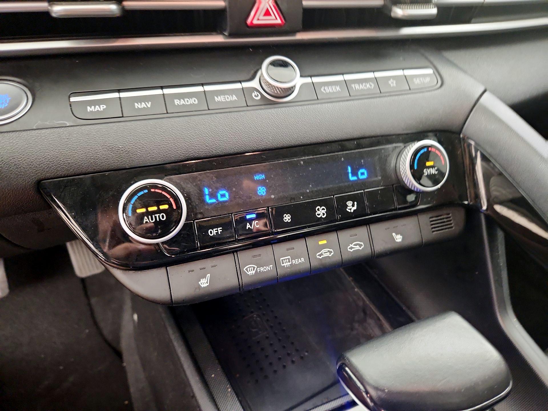 Thumbnail: 2023 Hyundai Elantra - 17