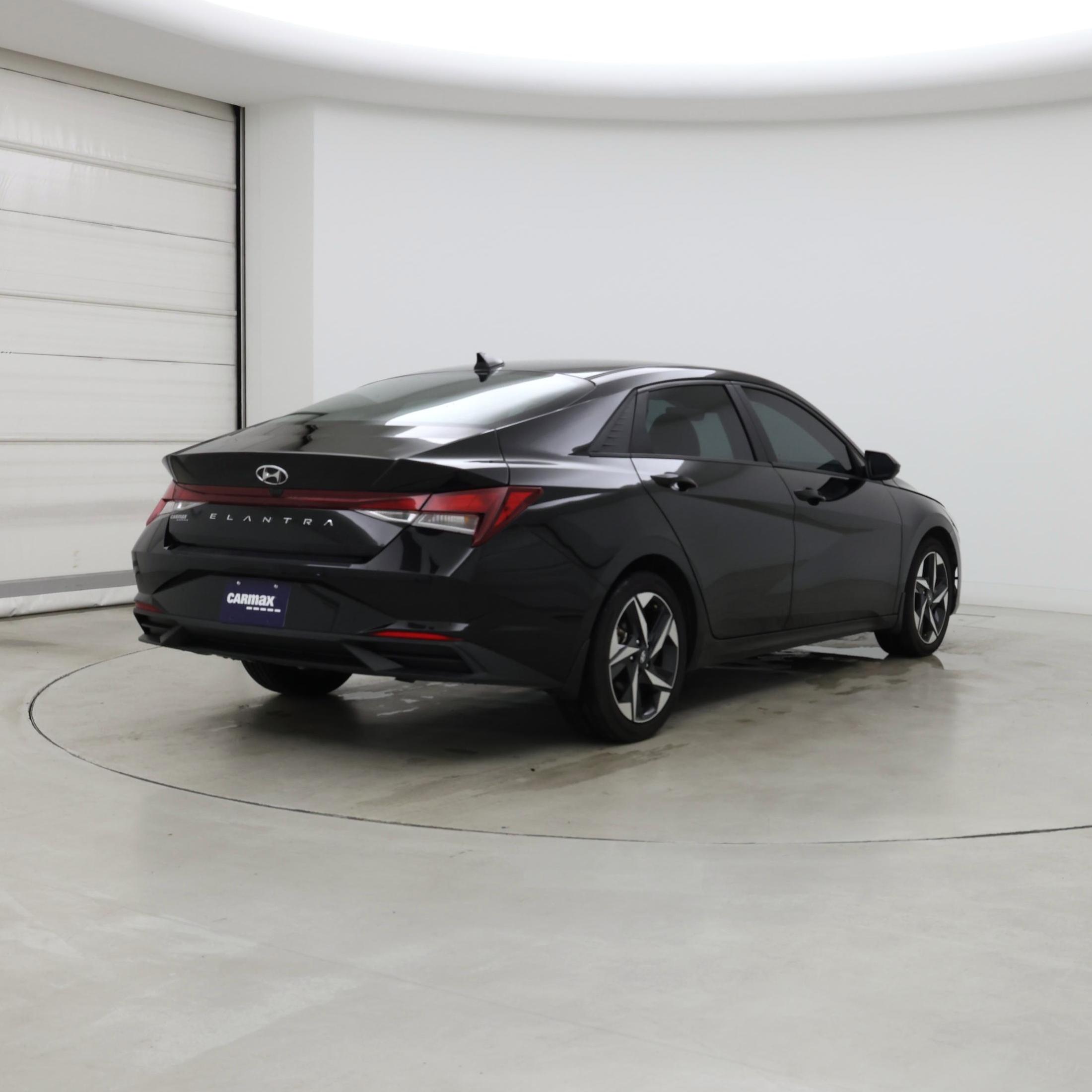 Thumbnail: 2023 Hyundai Elantra - 8