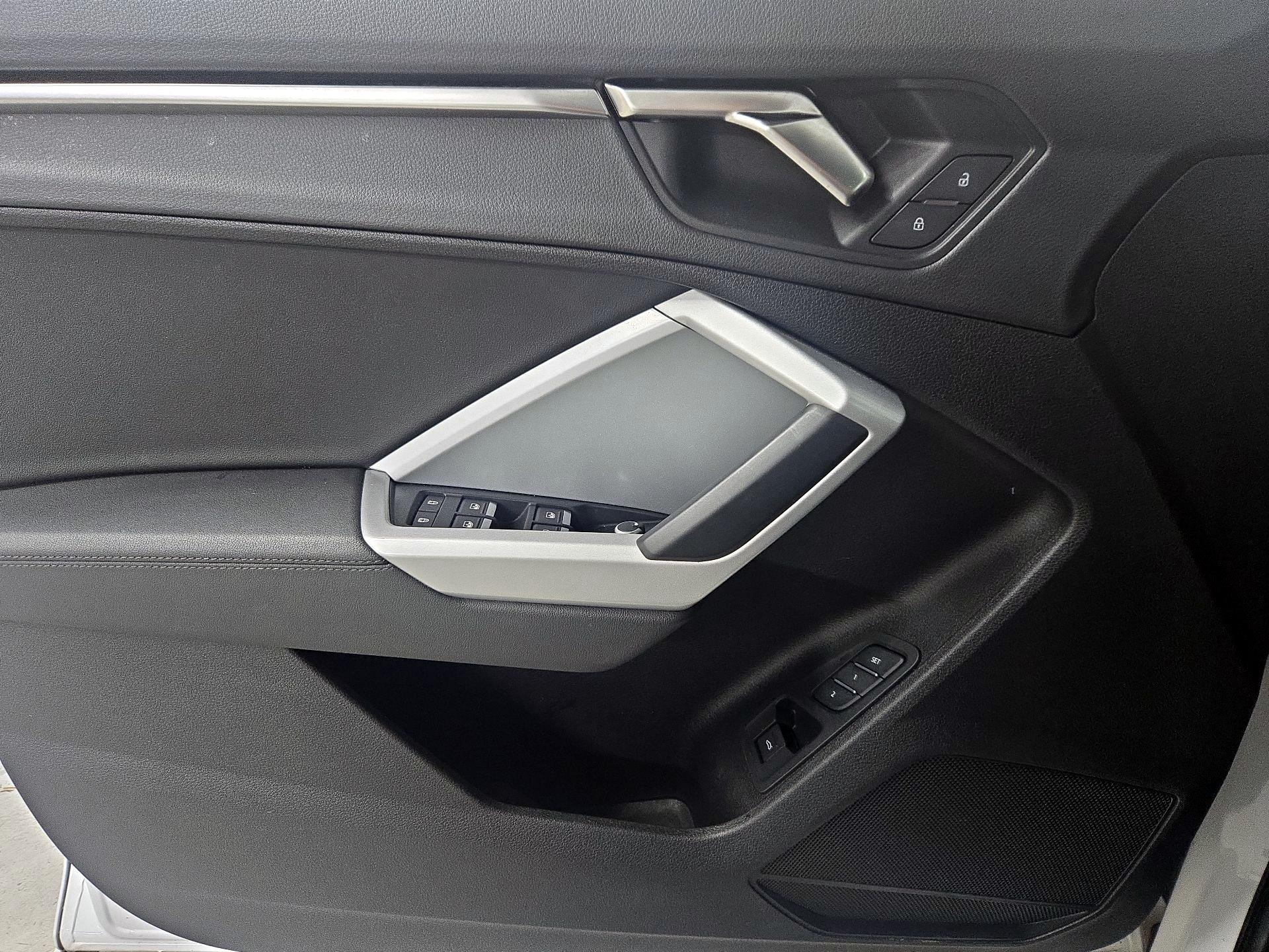 Thumbnail: 2024 Audi Q3 - 12