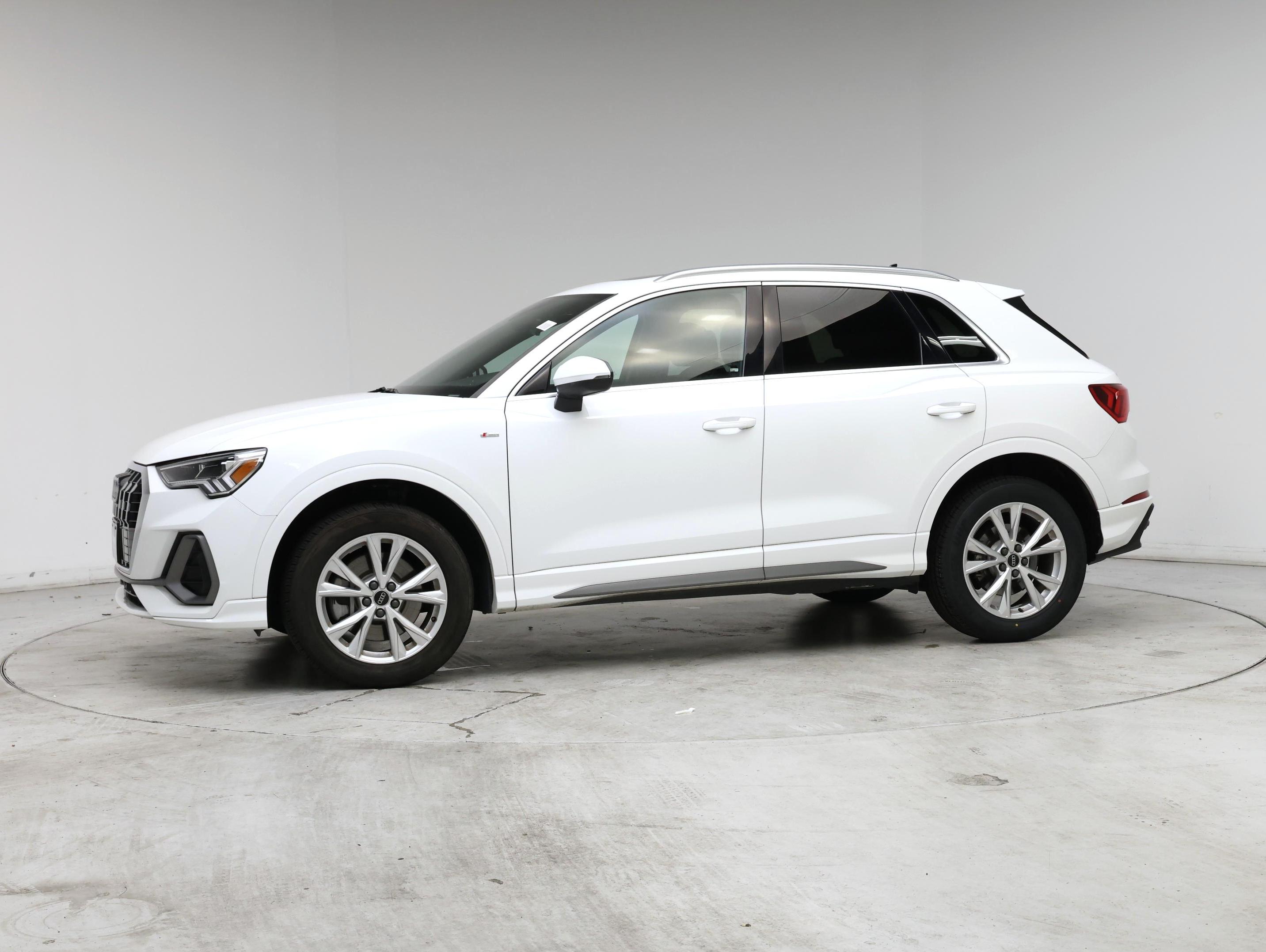 Thumbnail: 2024 Audi Q3 - 3