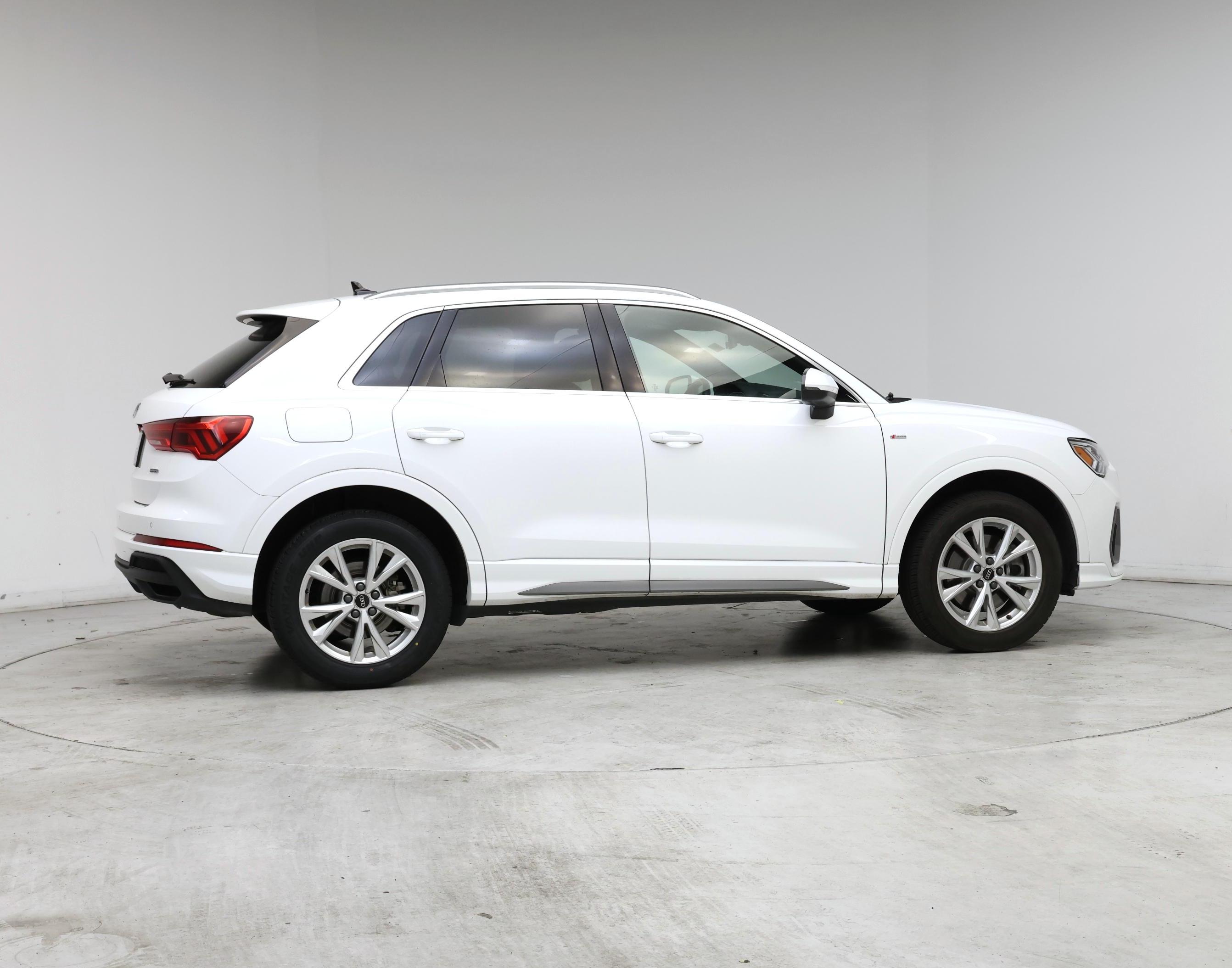 Thumbnail: 2024 Audi Q3 - 7