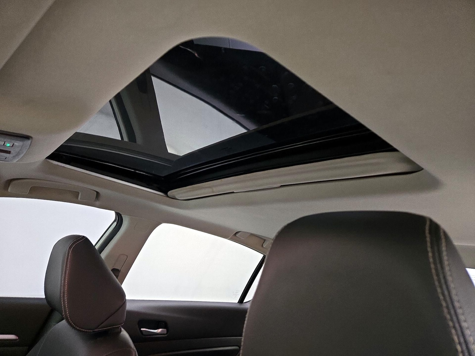 Sunroof(s) & Overhead Airbags
