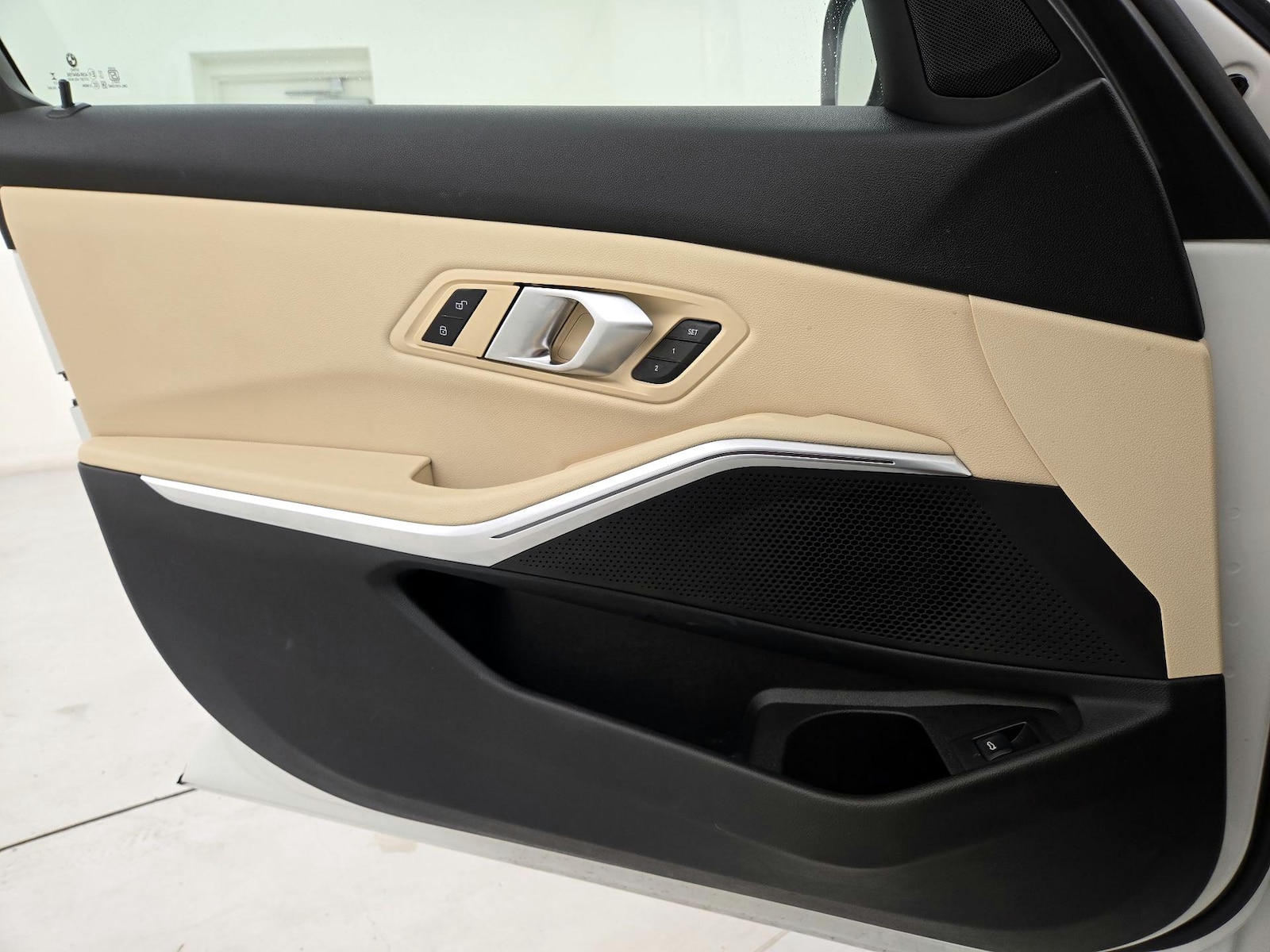 2025 BMW 3 Series 330i - Photo 13