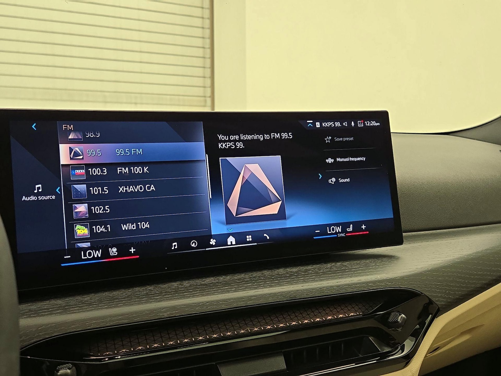 2025 BMW 3 Series 330i - Photo 17