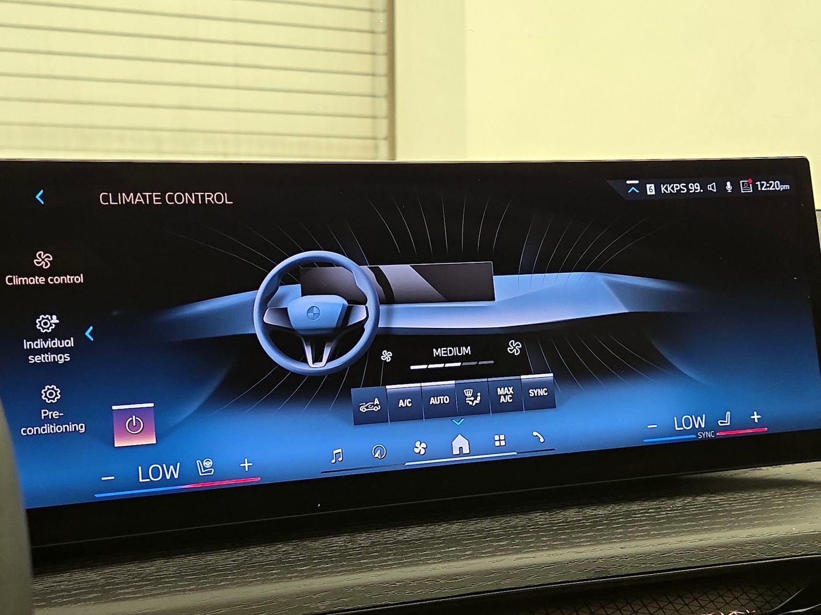 2025 BMW 3 Series 330i - Photo 18