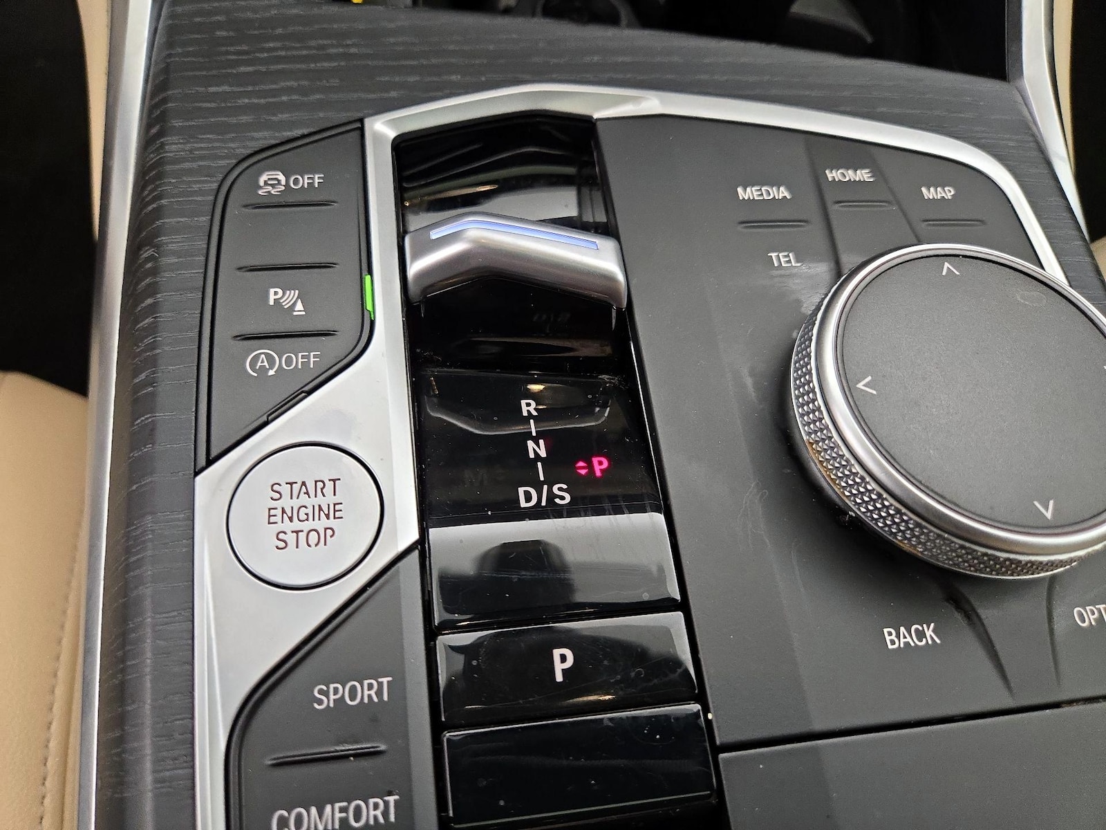 2025 BMW 3 Series 330i - Photo 19