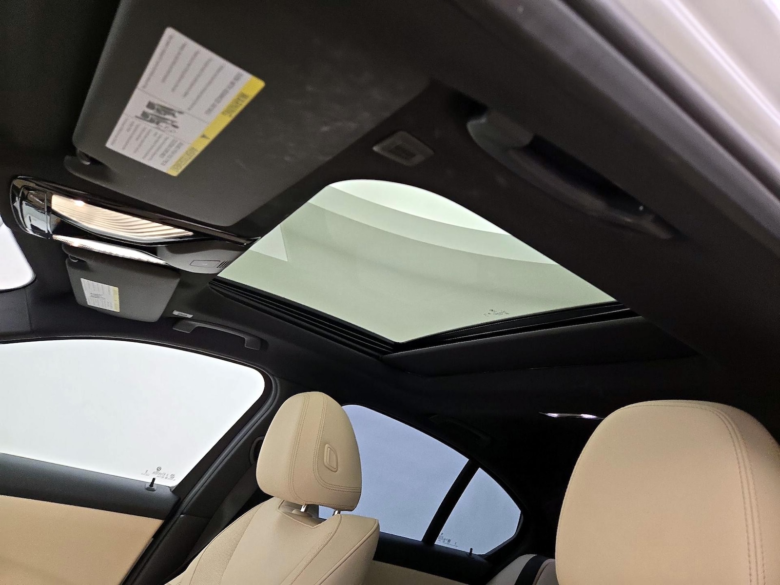 2025 BMW 3 Series 330i - Photo 21