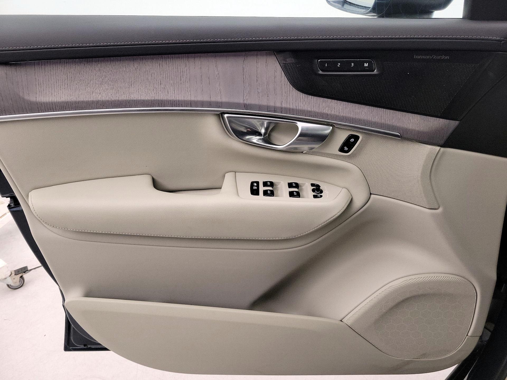 Thumbnail: 2026 Volvo XC90 - 12