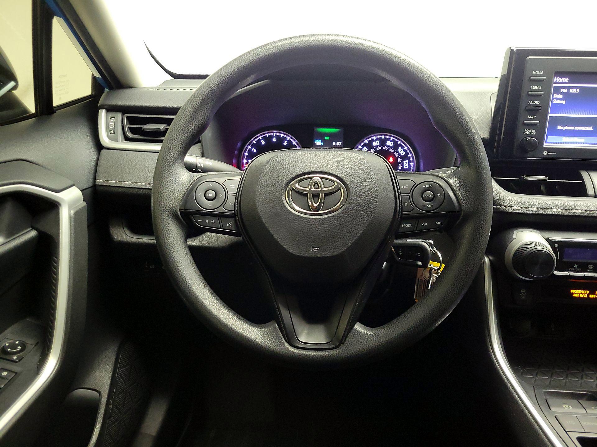 Thumbnail: 2020 Toyota RAV4 - 10