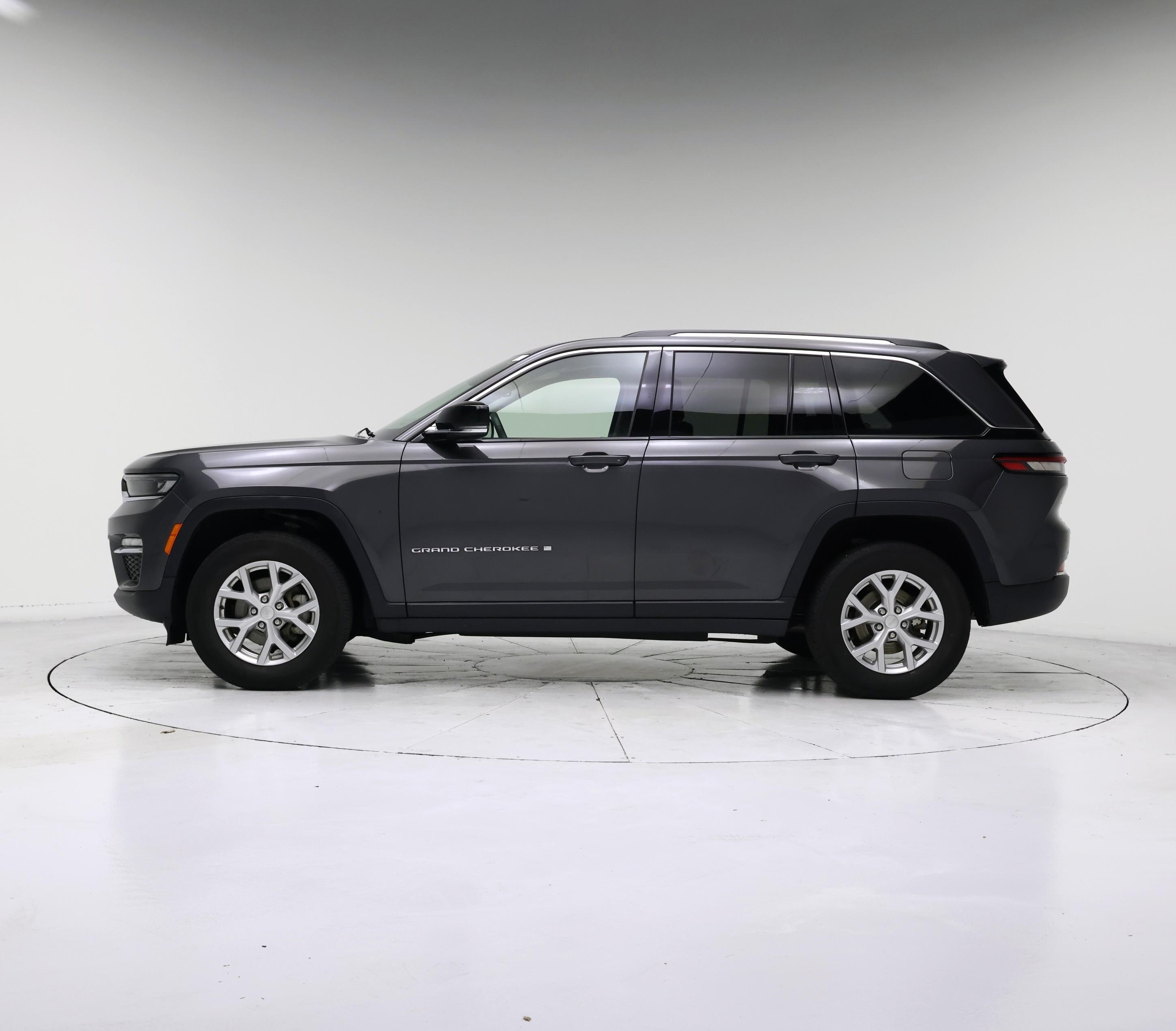 Thumbnail: 2023 Jeep Grand Cherokee - 3