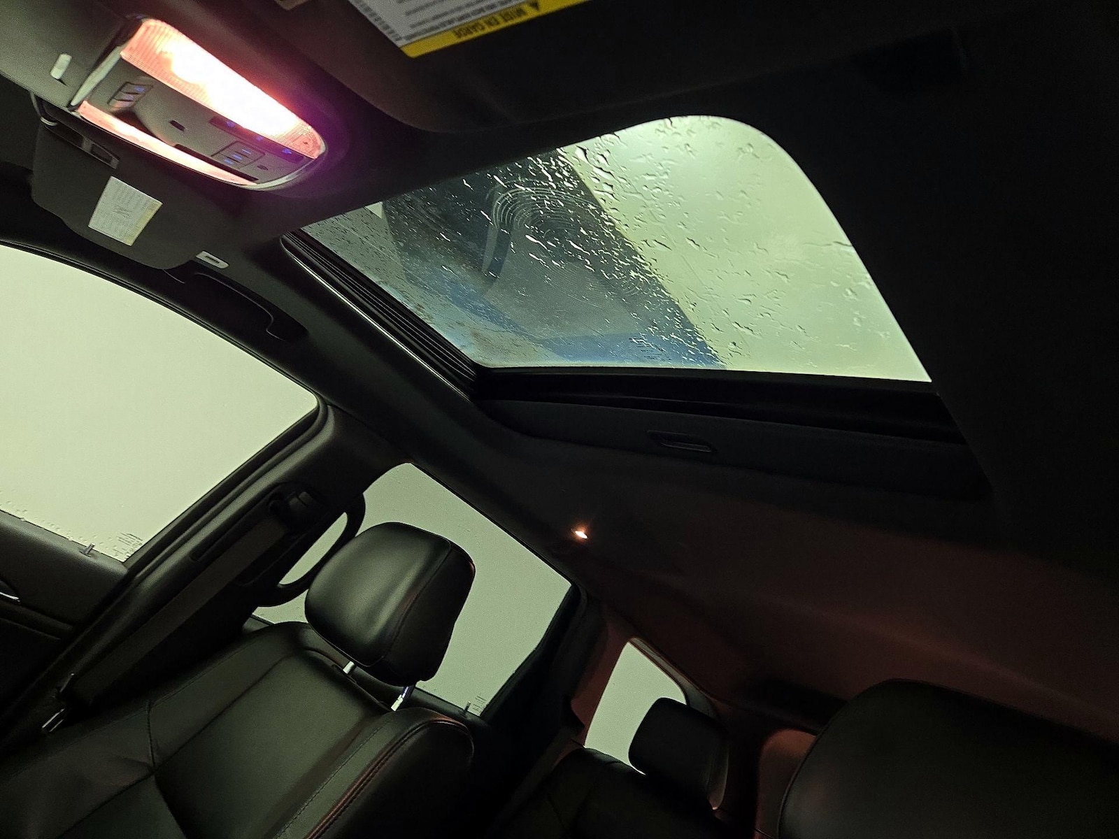 Sunroof(s) & Overhead Airbags