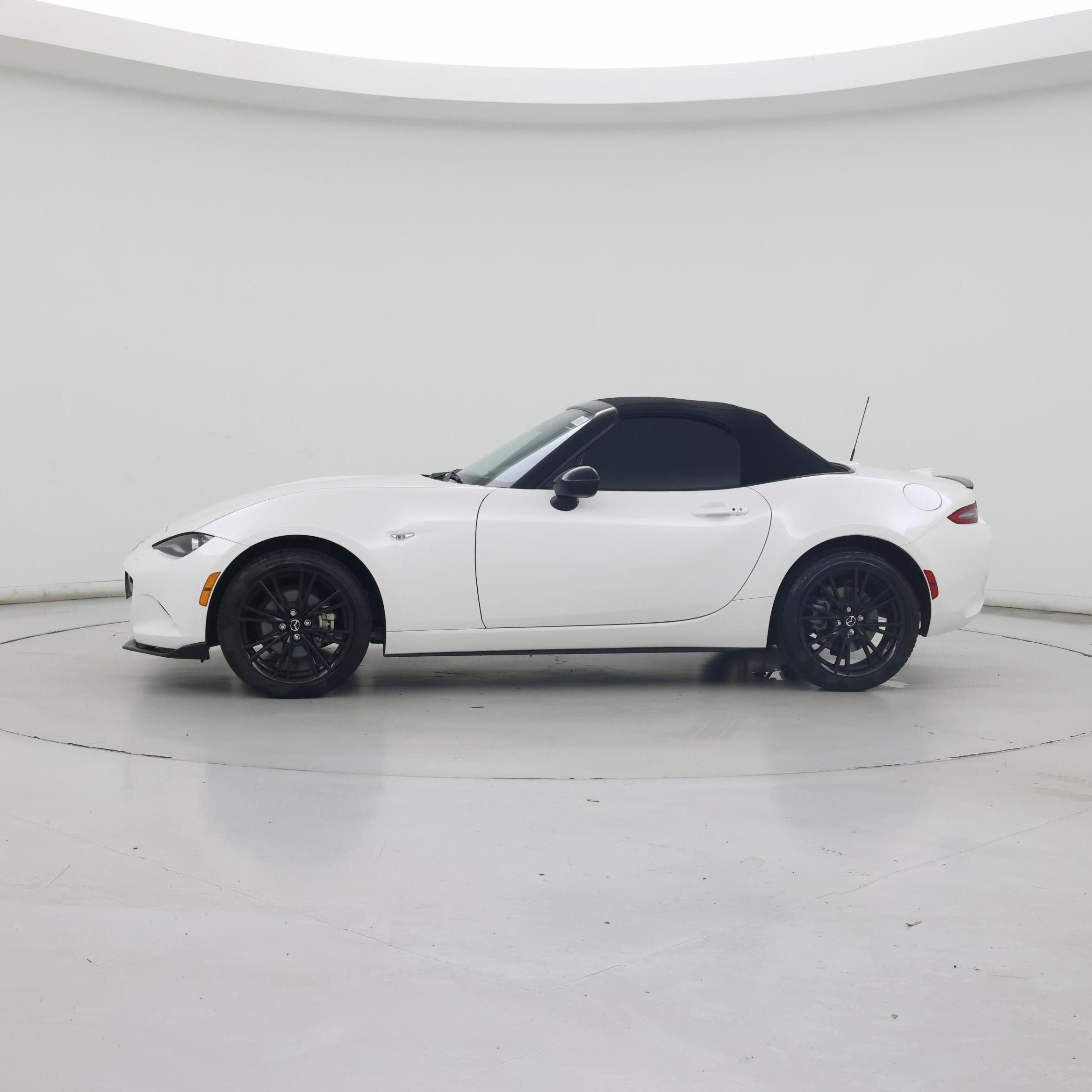 Thumbnail: 2025 Mazda MX-5 Miata - 3