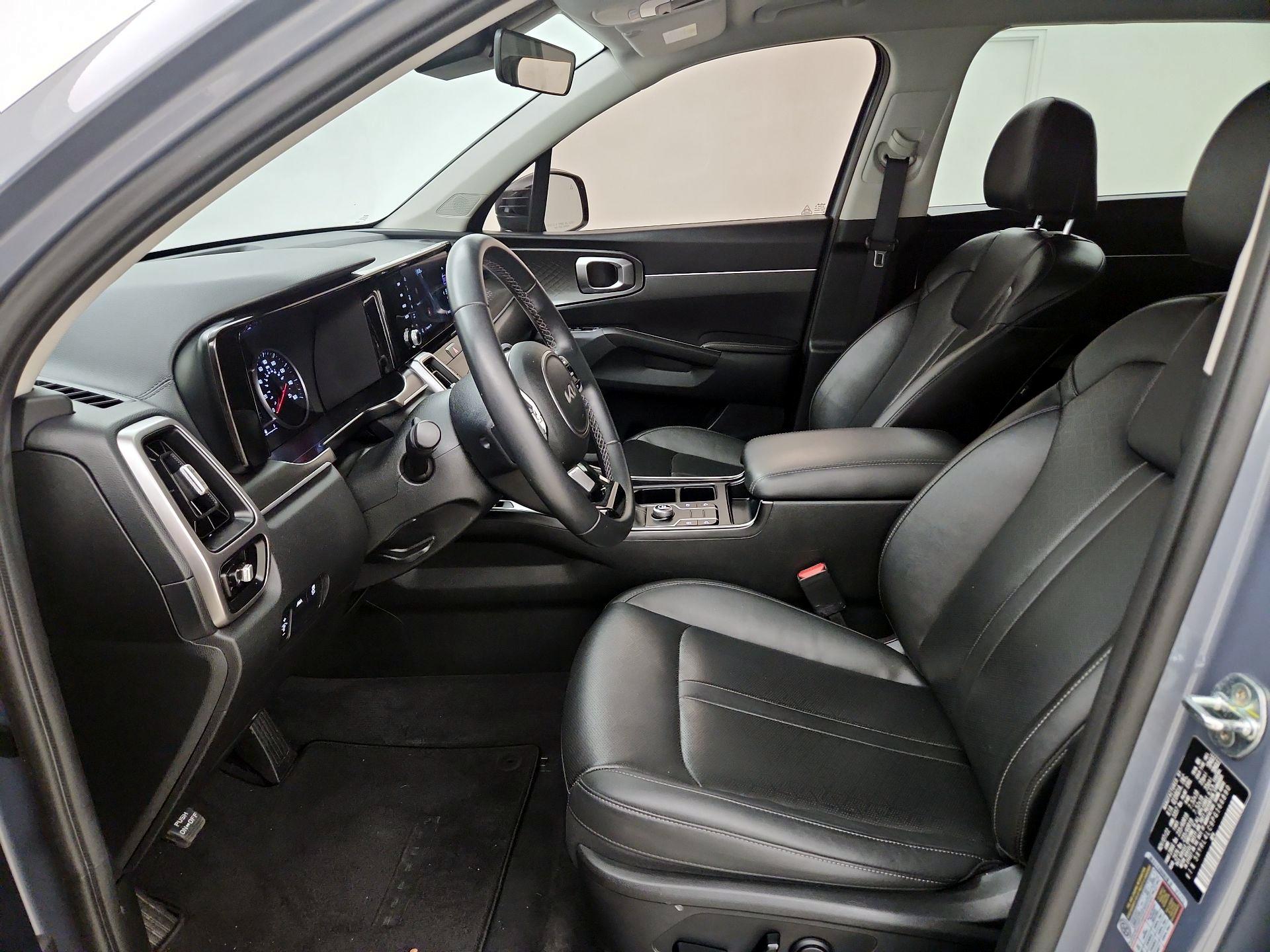 Thumbnail: 2023 Kia Sorento - 11